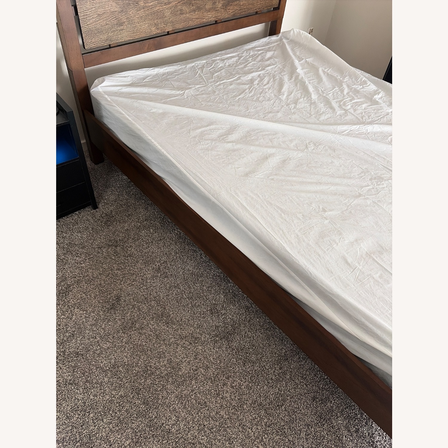 Larkspur Panel Bed - image-3
