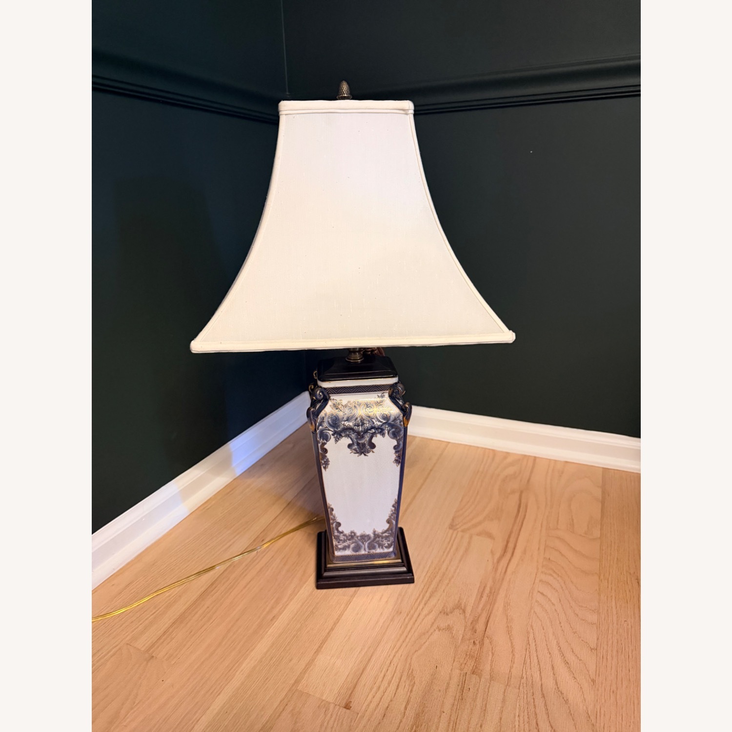 Bombay Company Ceramic Table Lamp - image-2