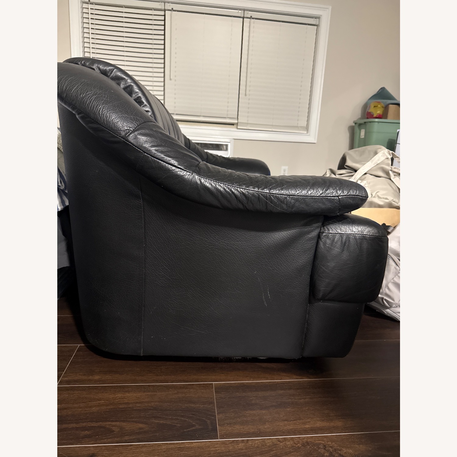 Vintage/Antique Black Leather 2 Seater Sofa - image-2