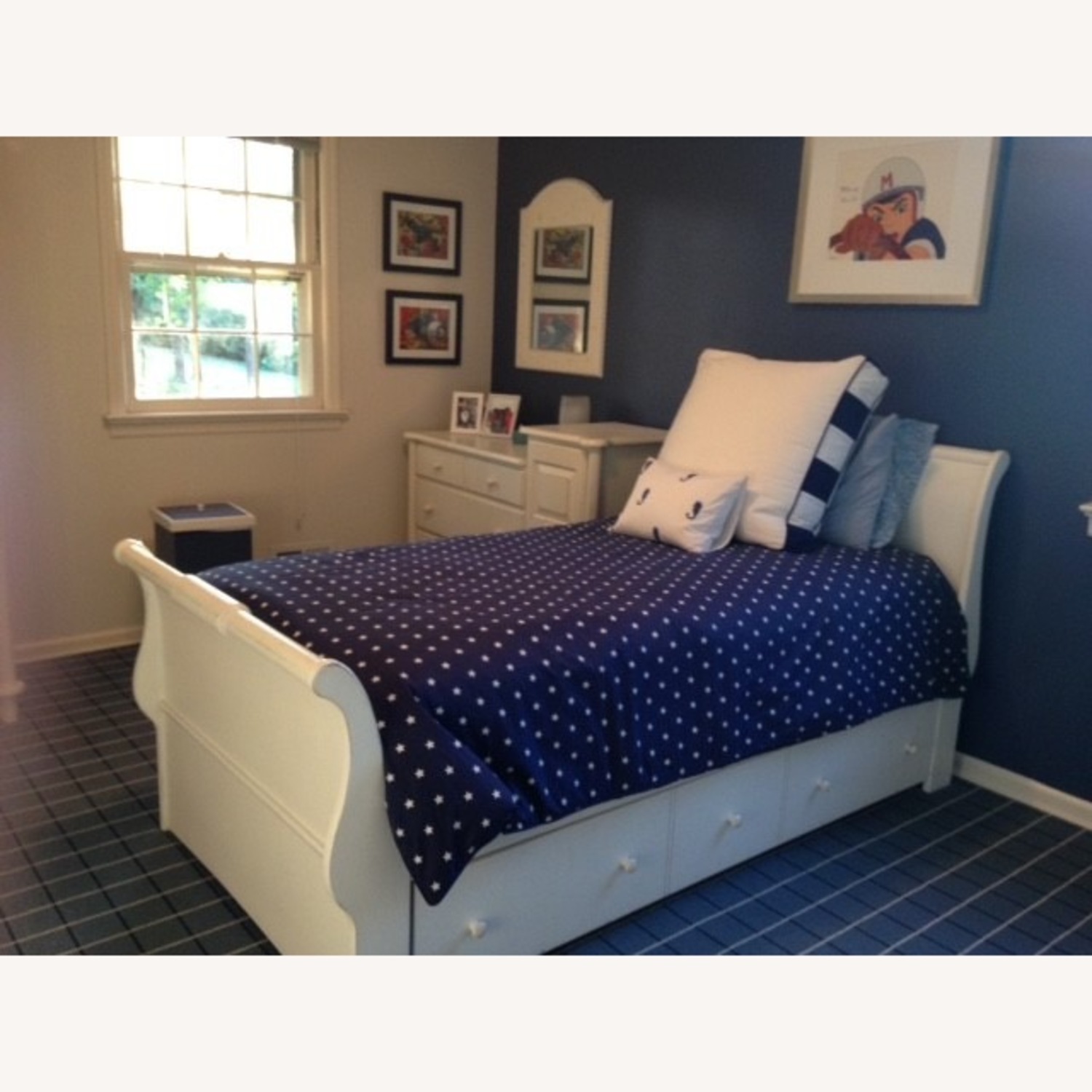 Kids Room Sleigh Bed - image-1