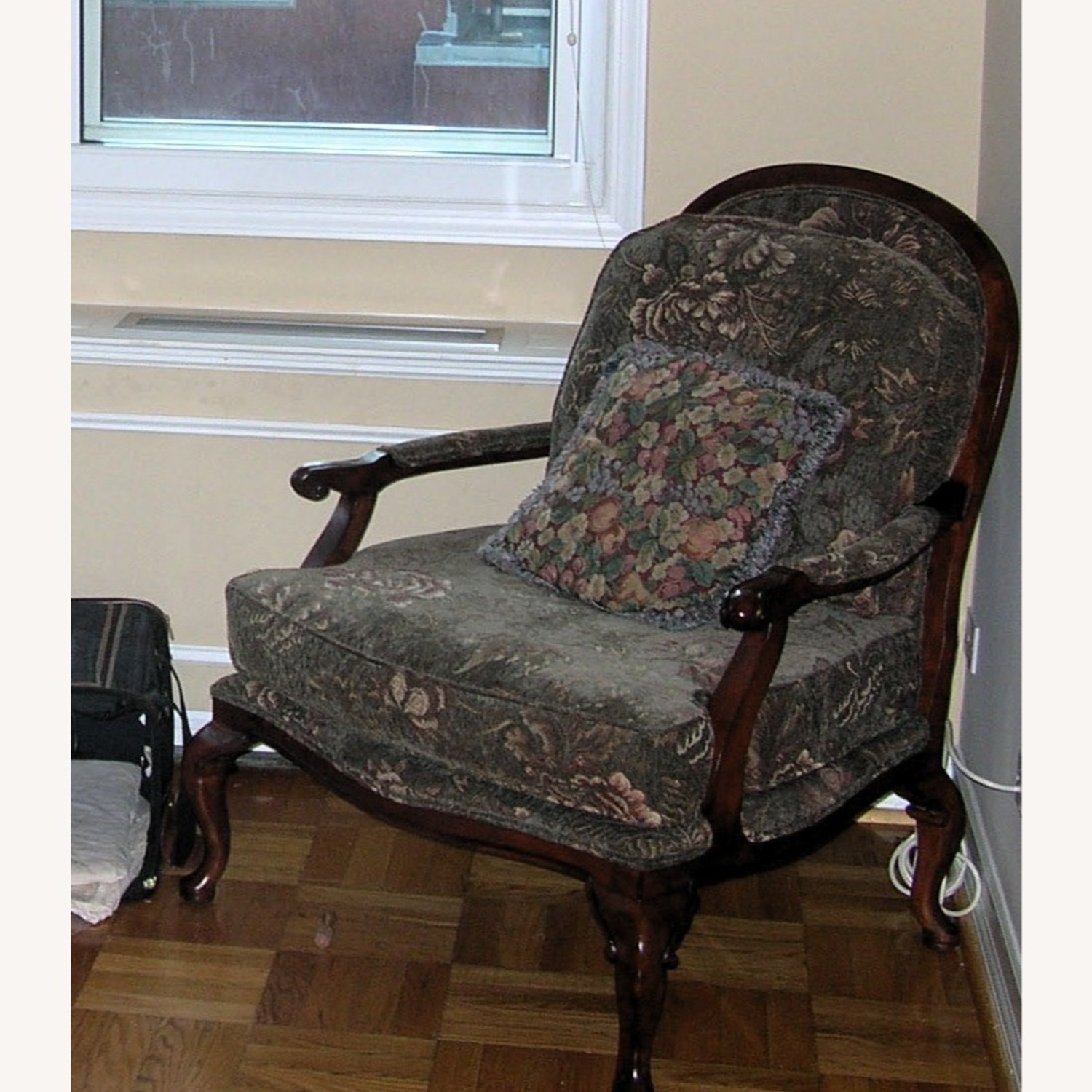 Vintage/Antique Accent Chair - image-2