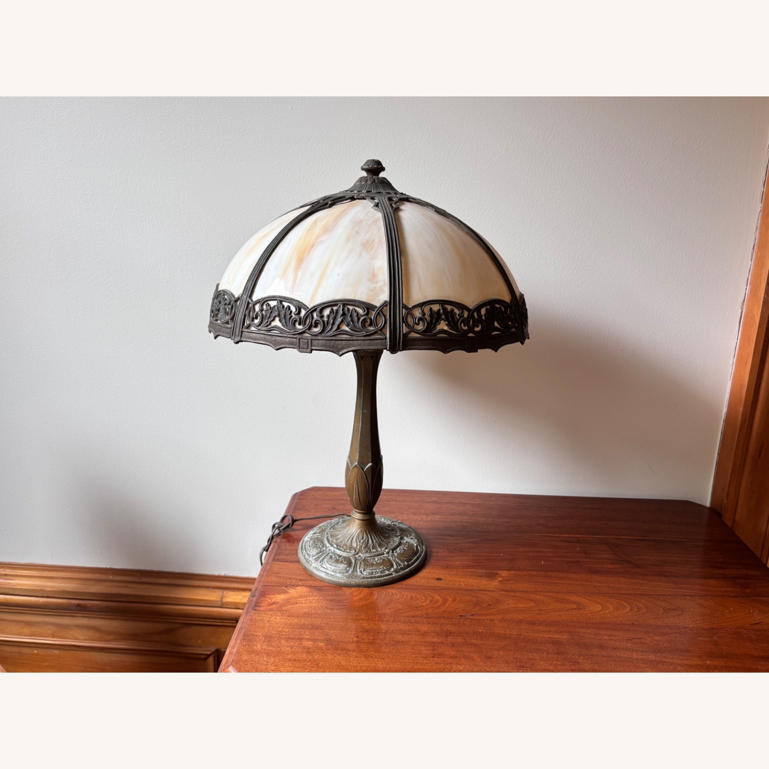 Vintage/Antique Table Lamp - image-3