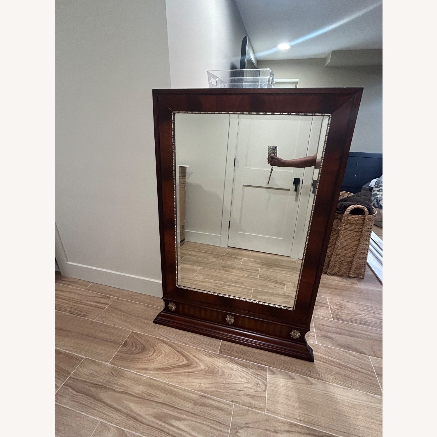 Ethan Allen Dresser included Mirror - image-5