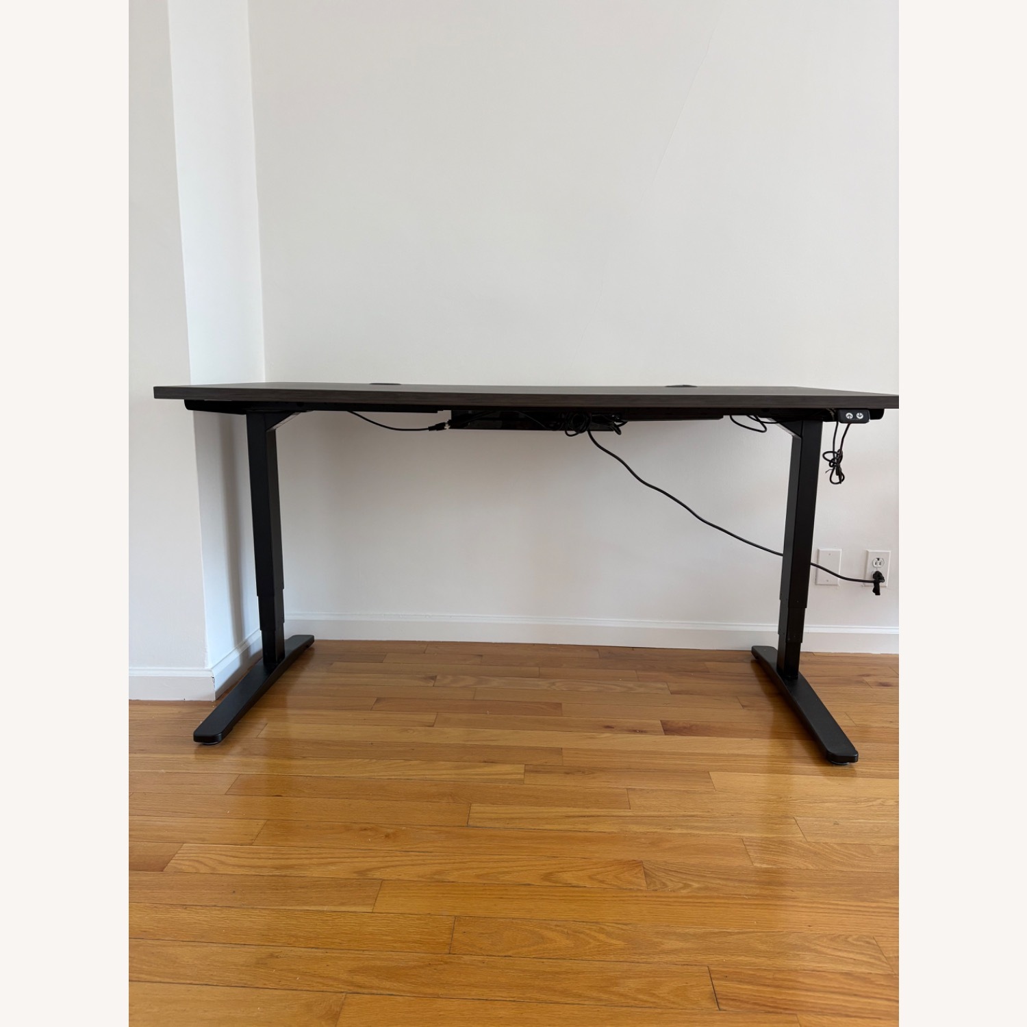 Uplift V2 Standing Desk - image-2