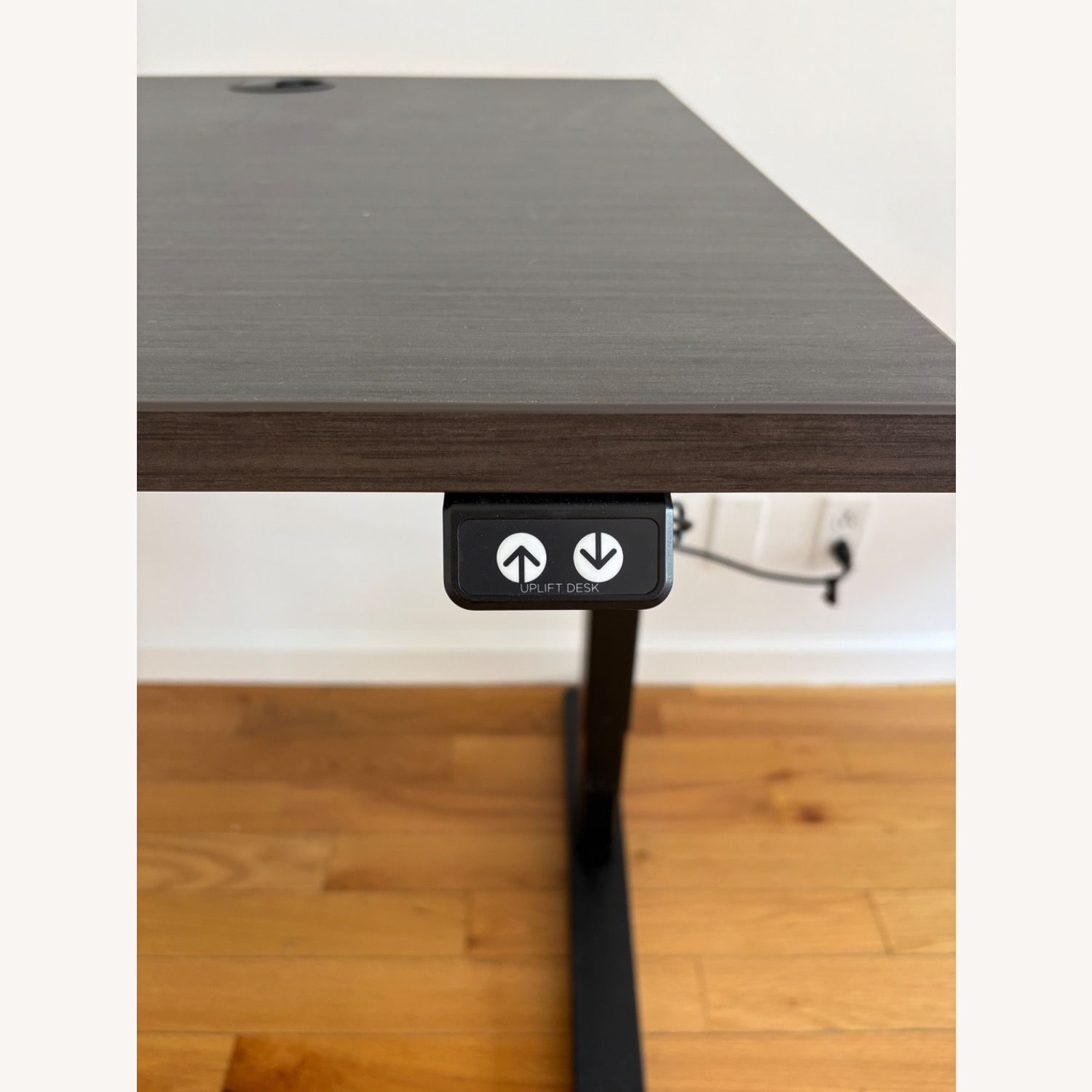 Uplift V2 Standing Desk - image-3