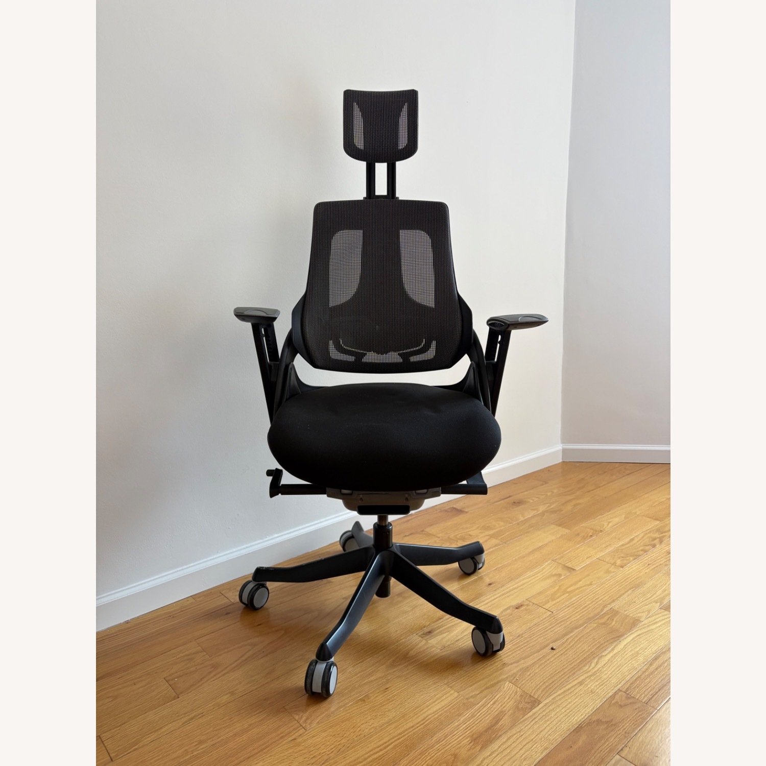 UPLIFT Desk Pursuit Ergonomic Chair - image-1