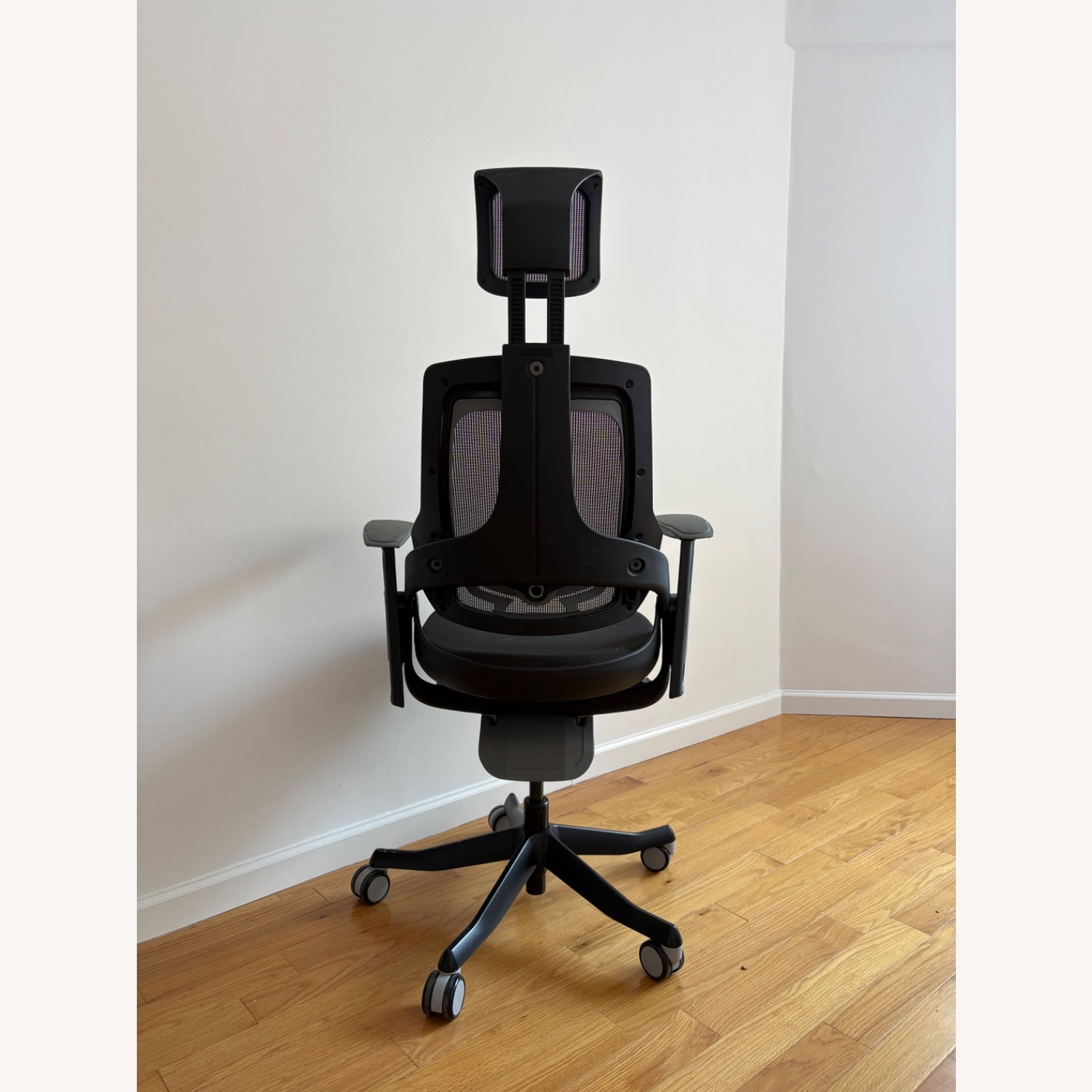 UPLIFT Desk Pursuit Ergonomic Chair - image-3
