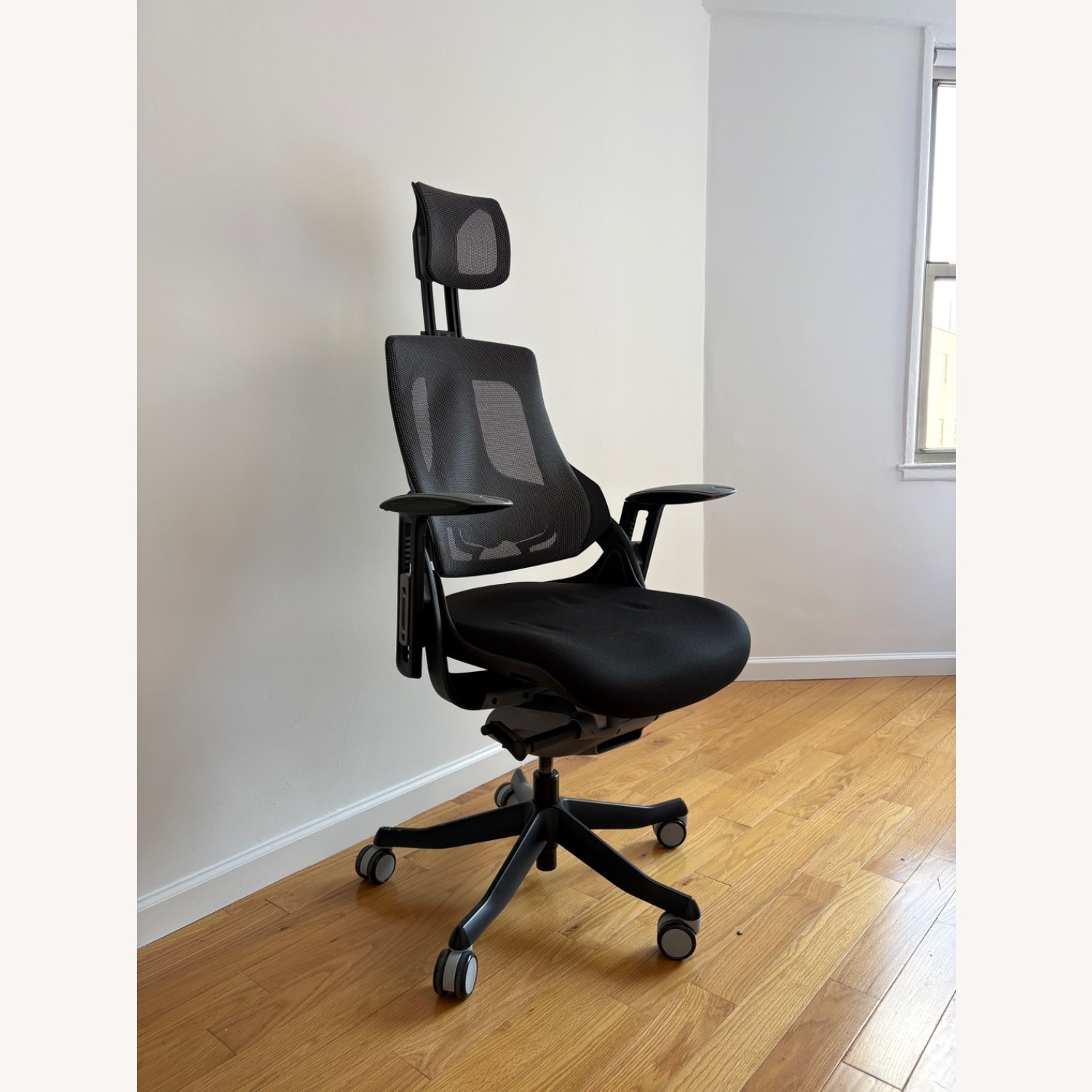 UPLIFT Desk Pursuit Ergonomic Chair - image-2