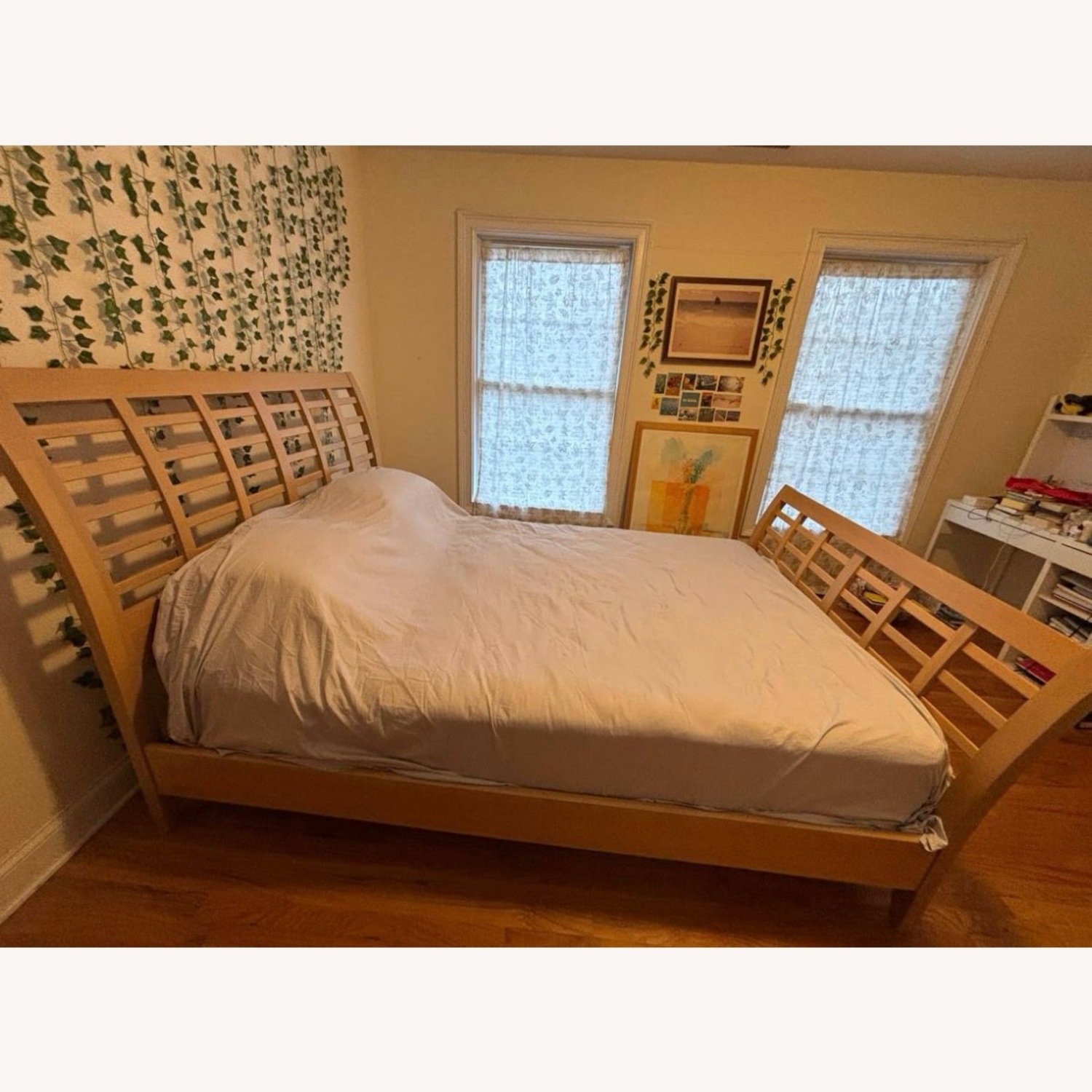 Levitz Wood Queen Bed Frame Headboard Footboard - image-2
