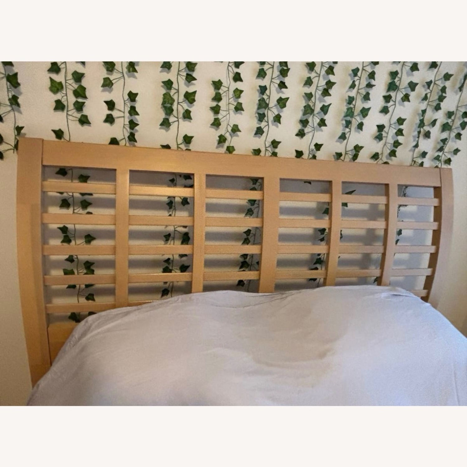 Levitz Wood Queen Bed Frame Headboard Footboard - image-3