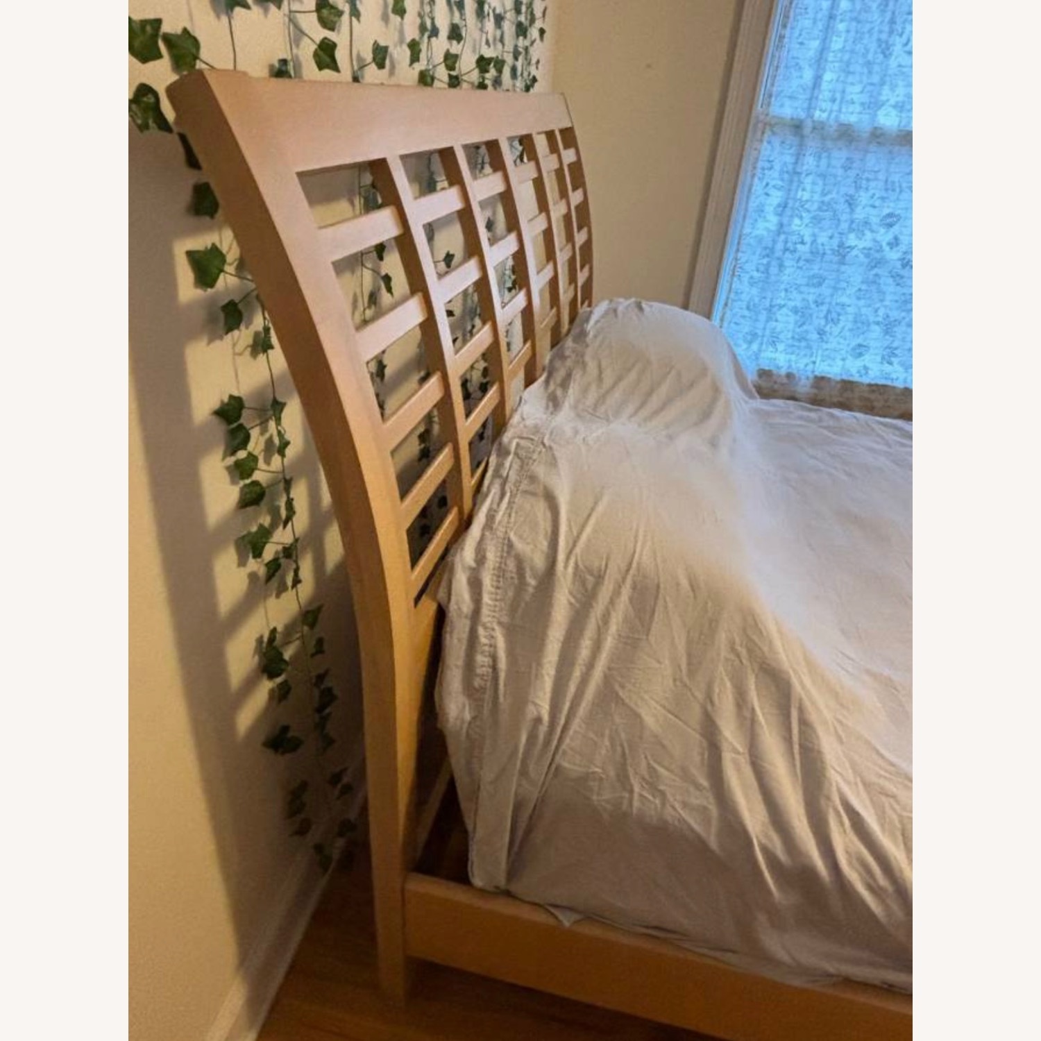 Levitz Wood Queen Bed Frame Headboard Footboard - image-4