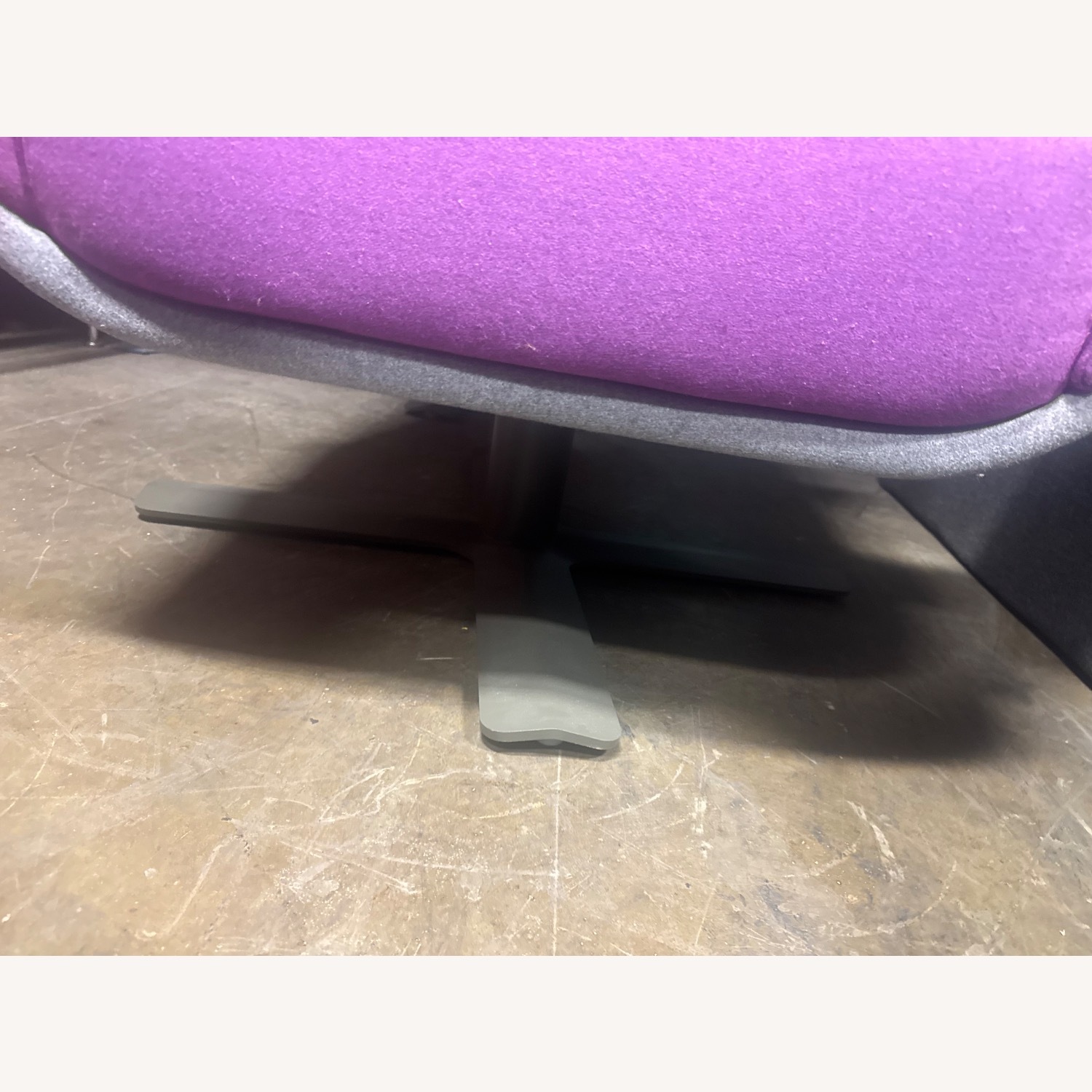 BuzziMe Swivel Lounge Chair - image-5