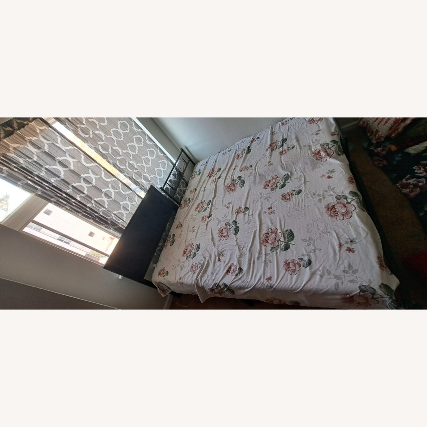 Amazon Black Metal Twin Bed - image-4