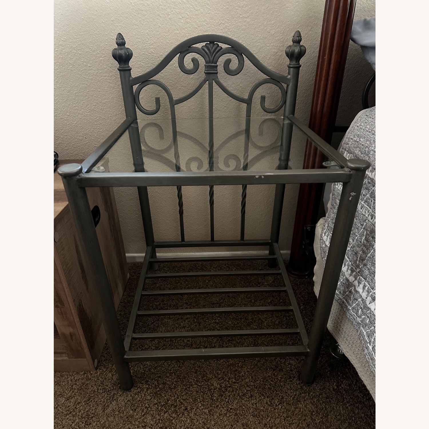 Vintage/Antique Finds Metal Queen Bed - image-4