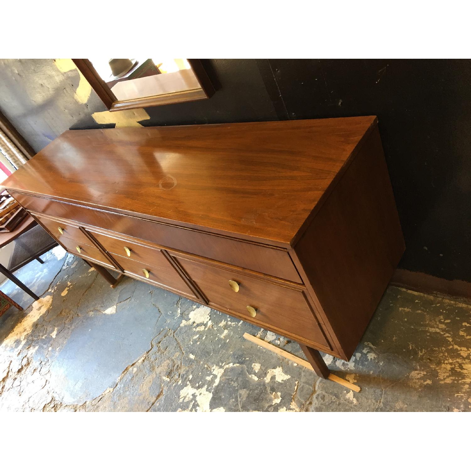 Dixie Mid Century Modern 9-Drawer Walnut Dresser - image-4