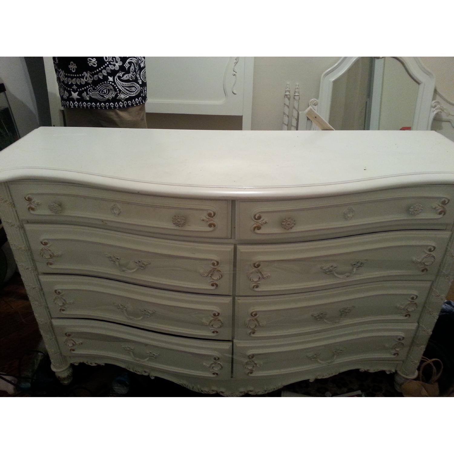 Victorian Era Bedroom Set - image-3