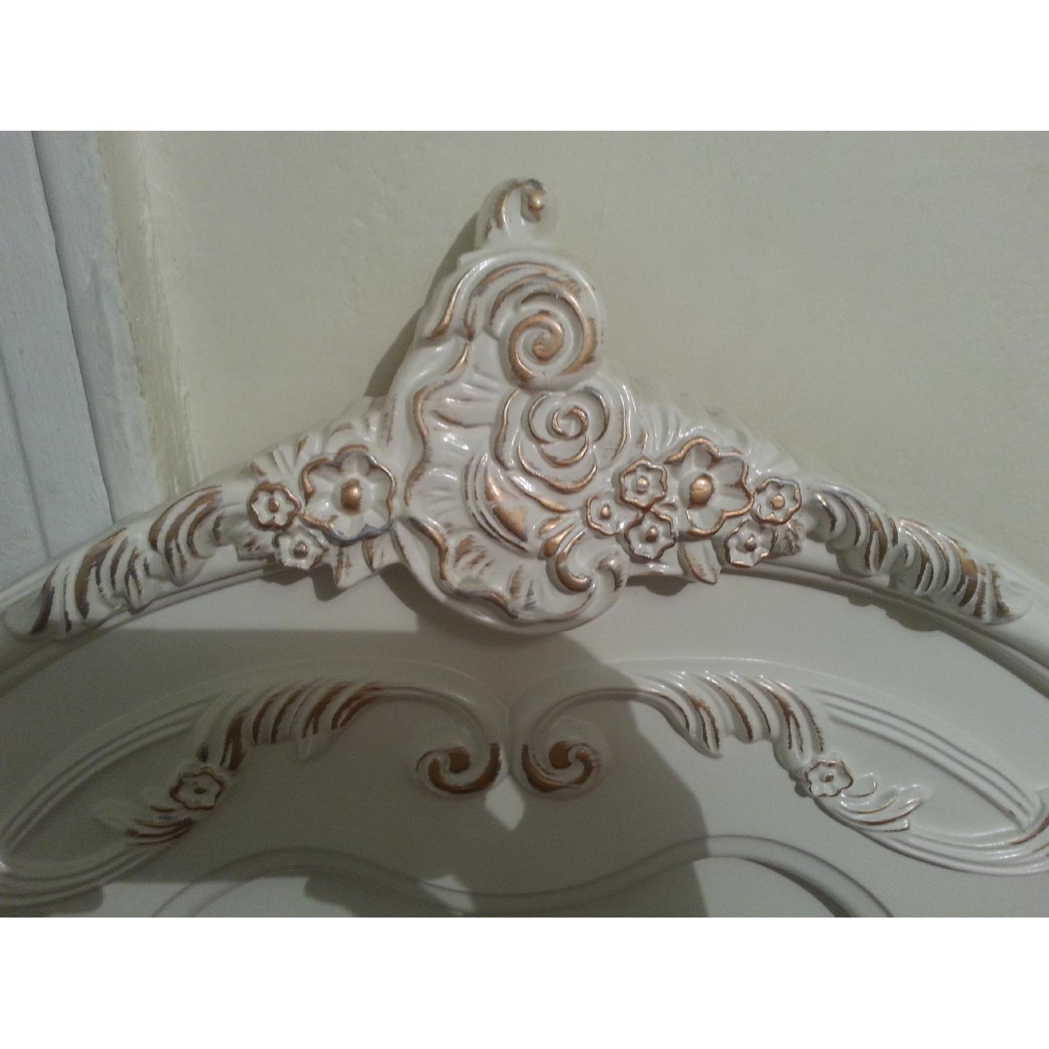 Victorian Era Bedroom Set - image-4