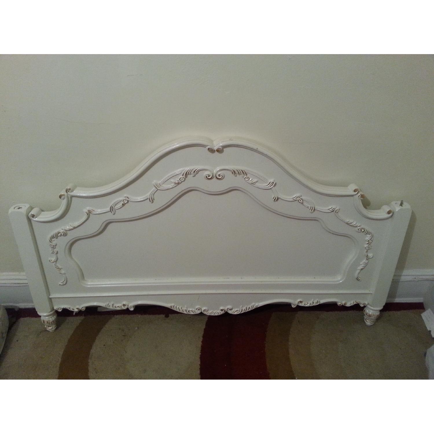 Victorian Era Bedroom Set - image-8