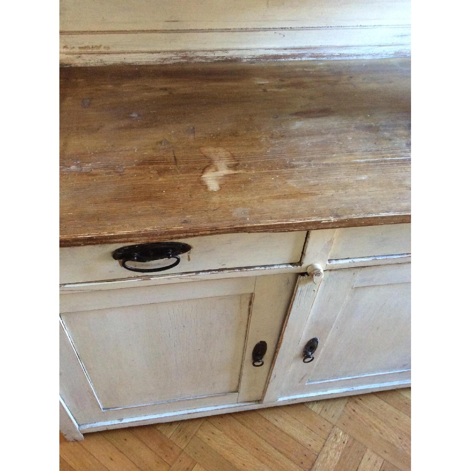 Refurbished Hutch/Storage AptDeco