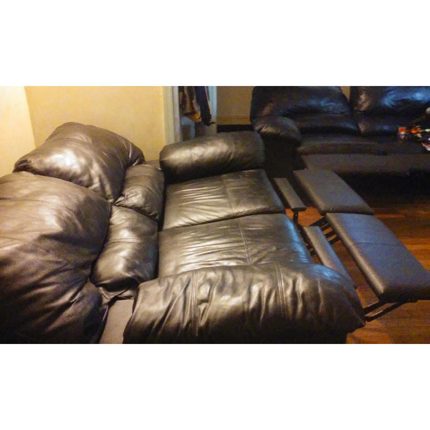 Black Leather Love Seat w/ 4 Way Recliners - Set of 2 - image-7
