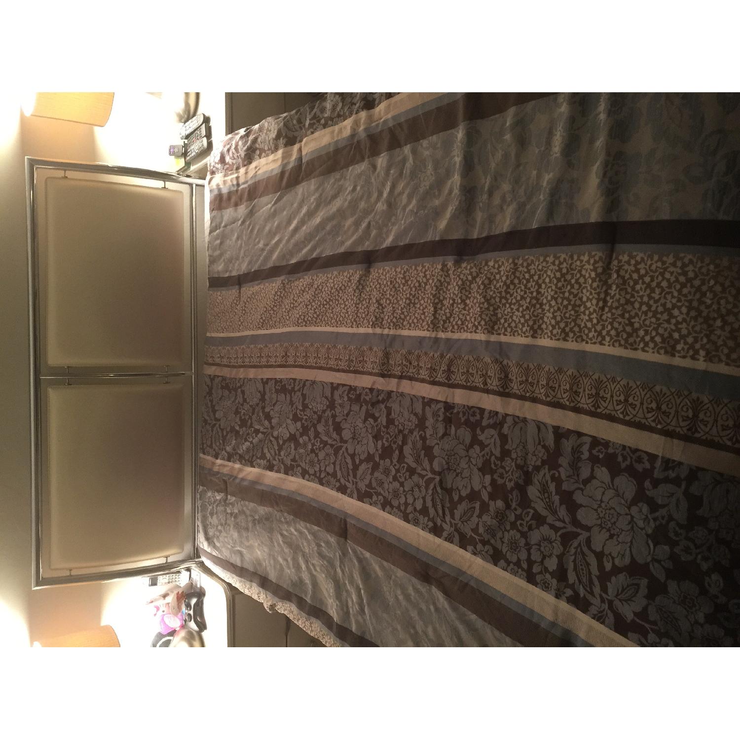 Ashley Furniture Ivory & Silver Bedroom Set - image-3