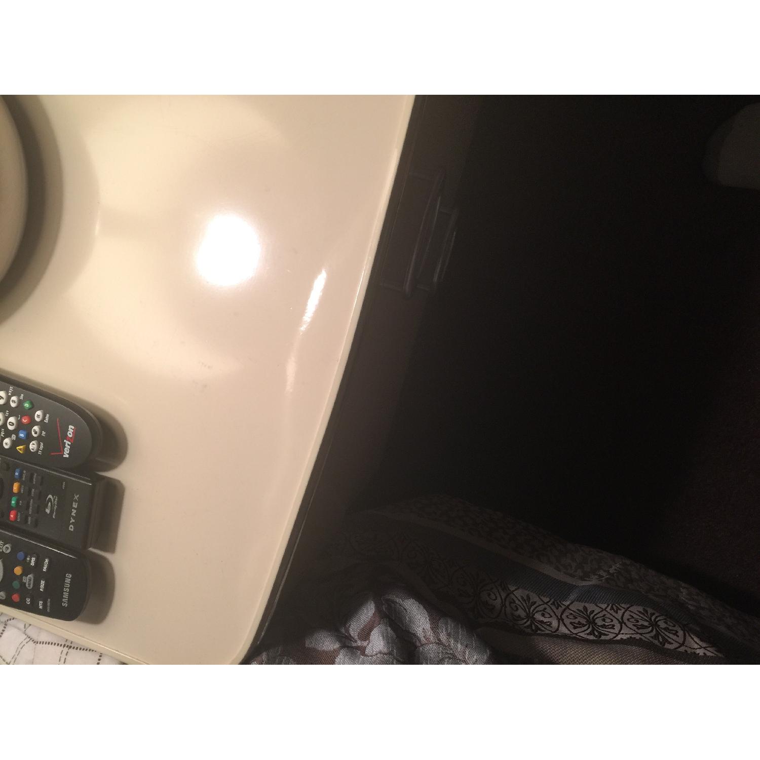 Ashley Furniture Ivory & Silver Bedroom Set - image-5