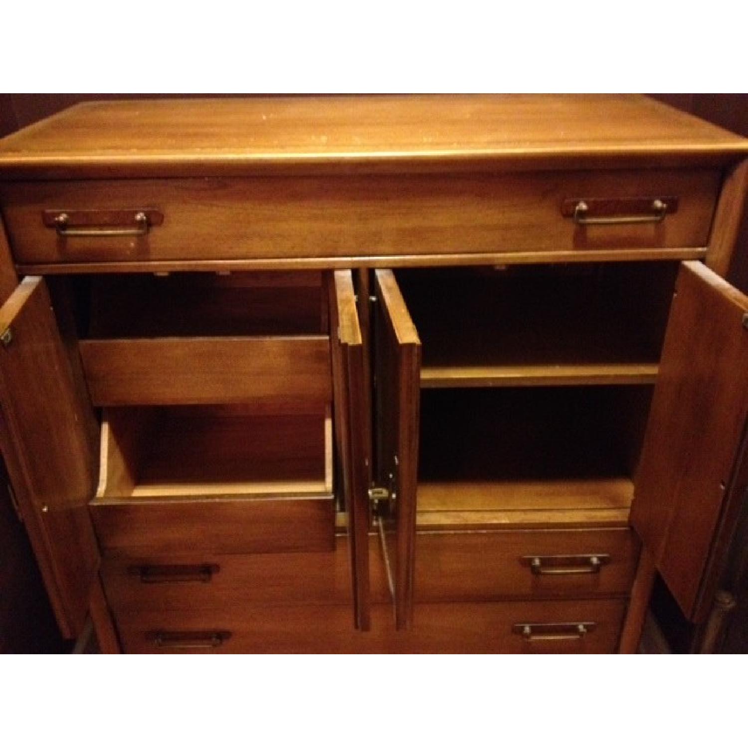 Vintage (Mid Century) Bachelor's Chest - image-4