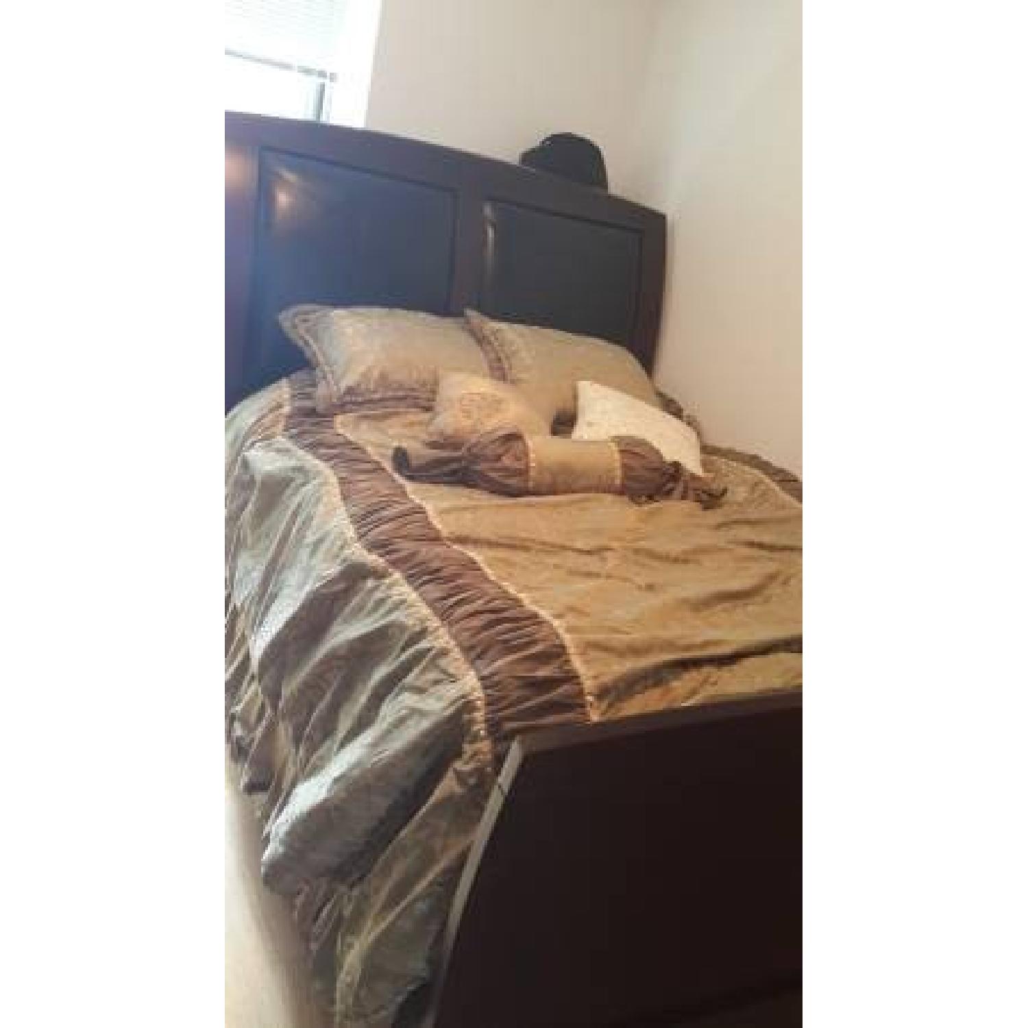 Raymour and Flanigan - Rodea Bedroom set - image-1