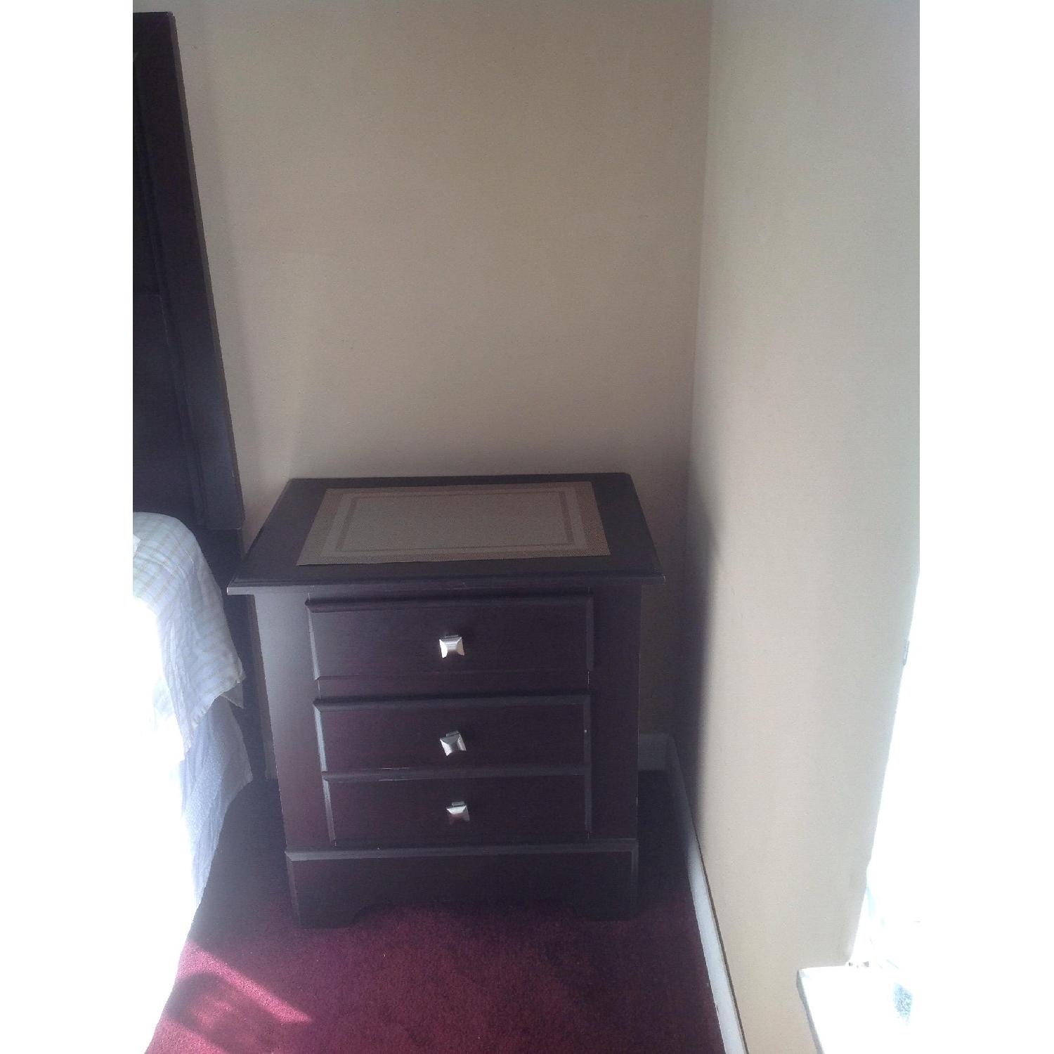 Ashley's 5 Piece Queen Bedroom Set - image-1