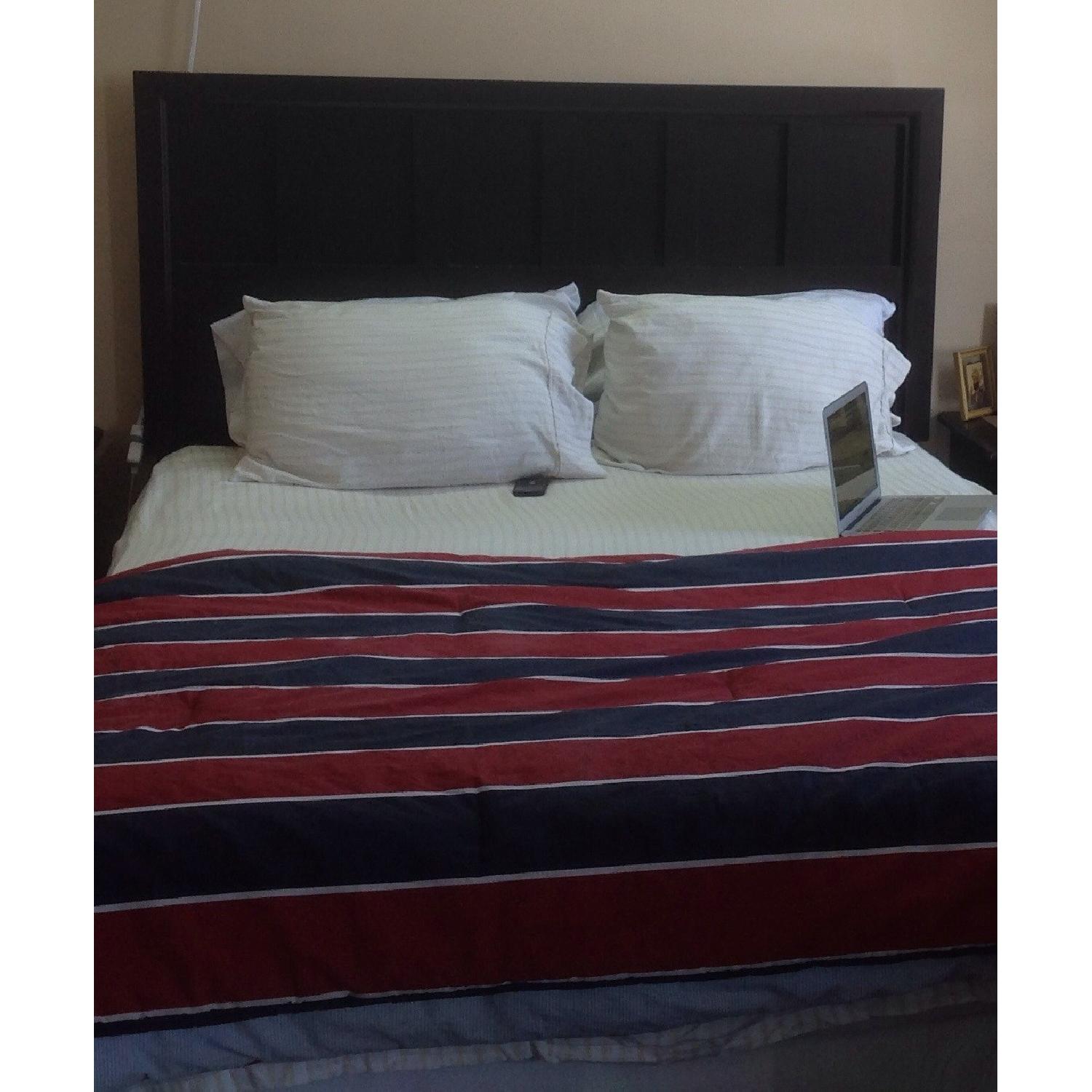 Ashley's 5 Piece Queen Bedroom Set - image-5