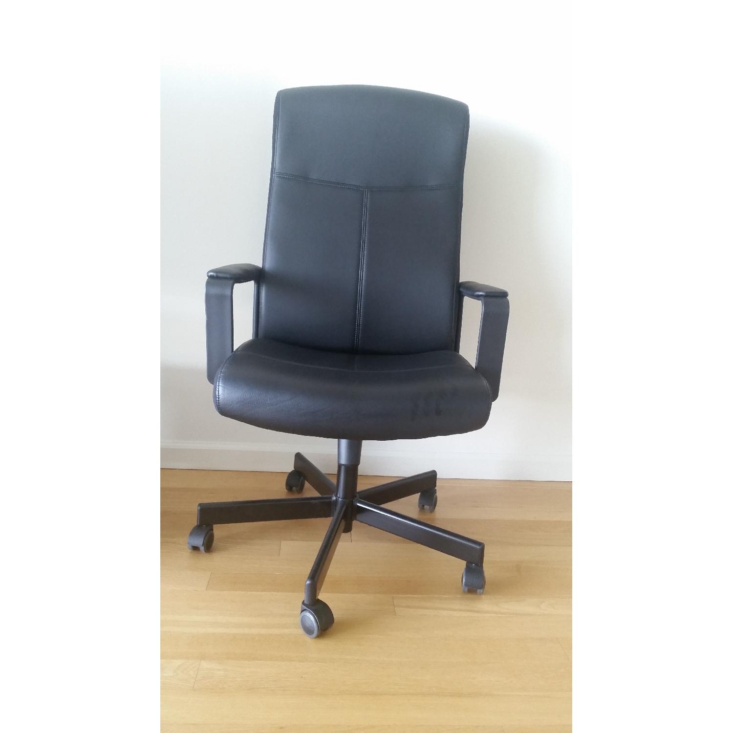 Ikea Malkolm Black Swivel Chair - image-4