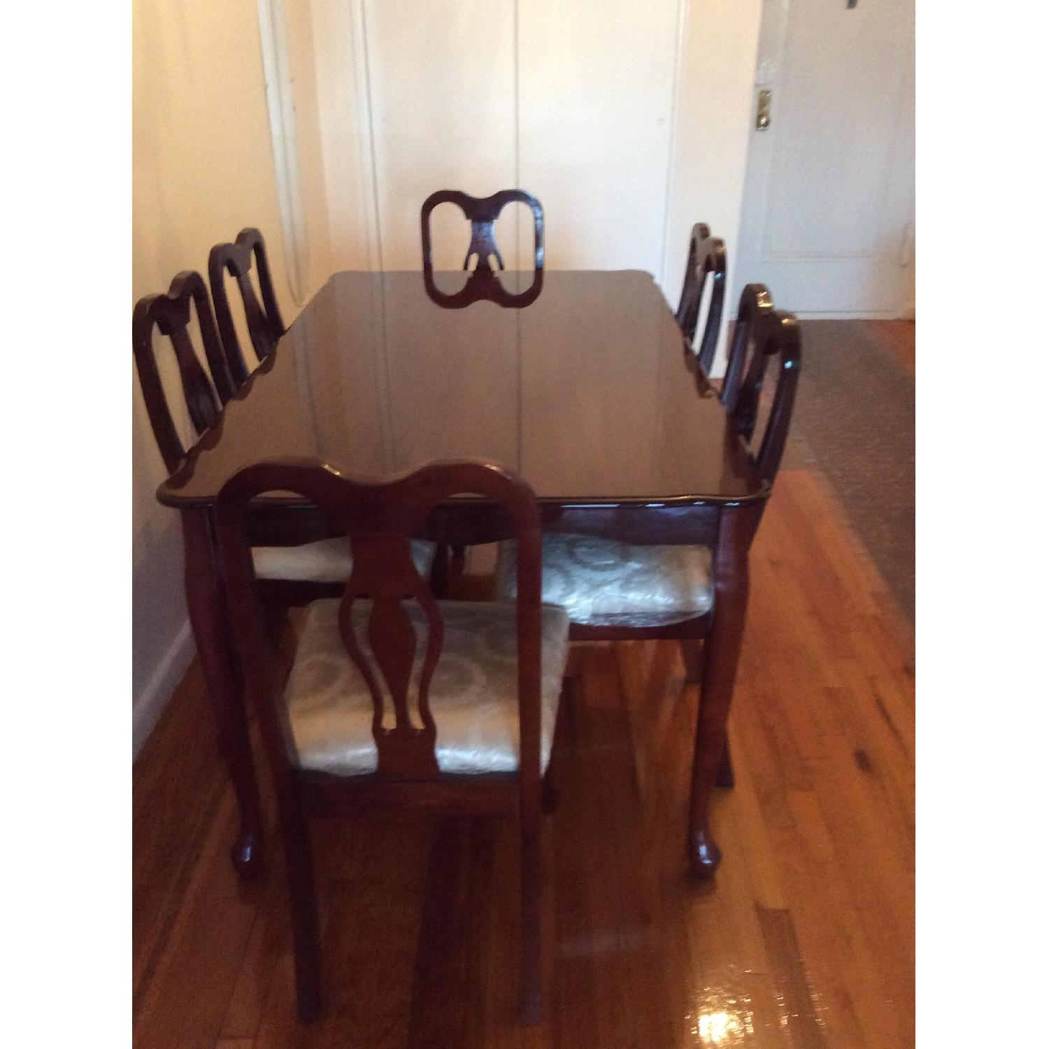 High Gloss Dark Cherry Dining Table w/ 6 Chairs in Ivory Upholstery AptDeco