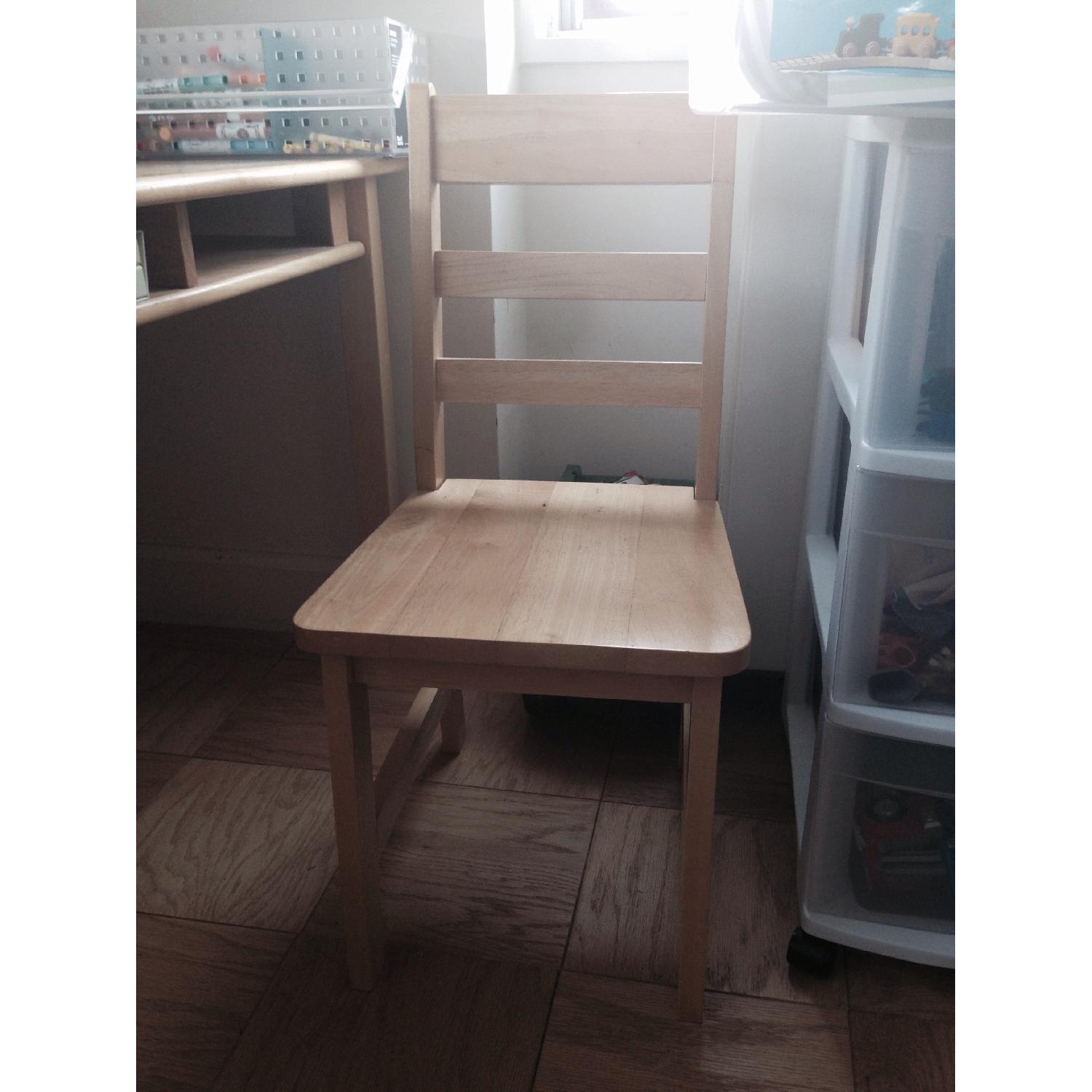 Lipper International Inc. Childrens Rectangular Table w/ 2 Chairs - image-4
