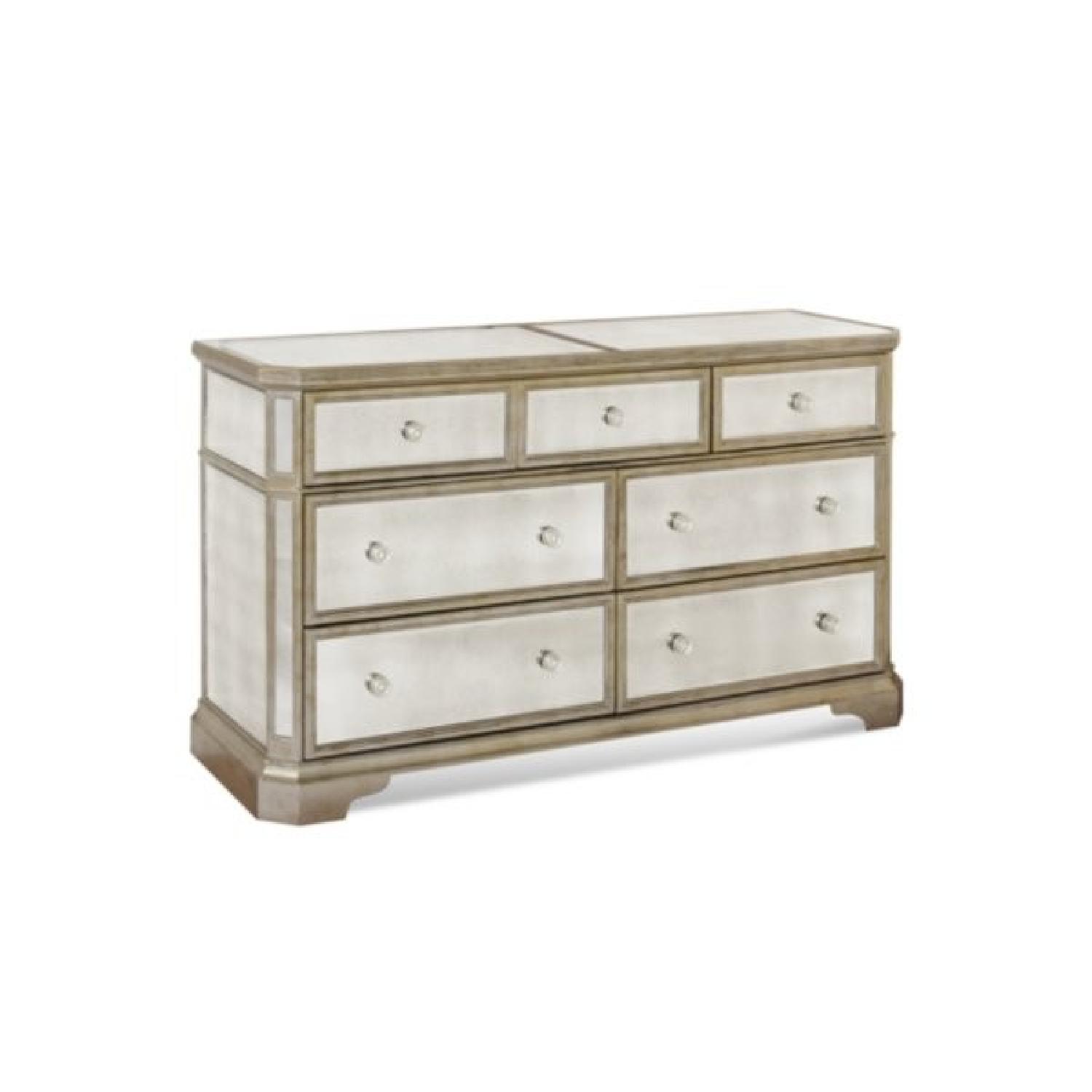 Victoria Queen Bedroom Set - image-7