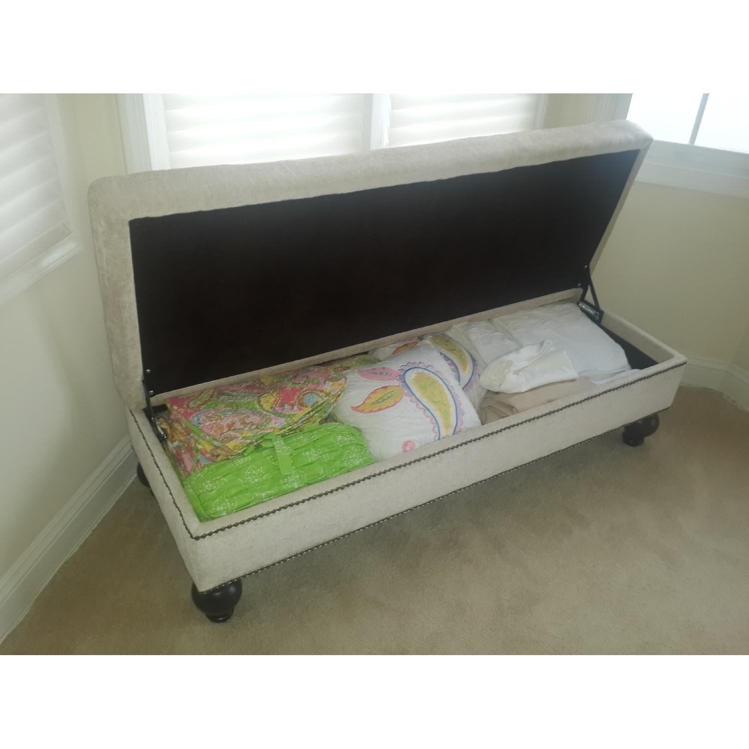Victoria Queen Bedroom Set - image-15