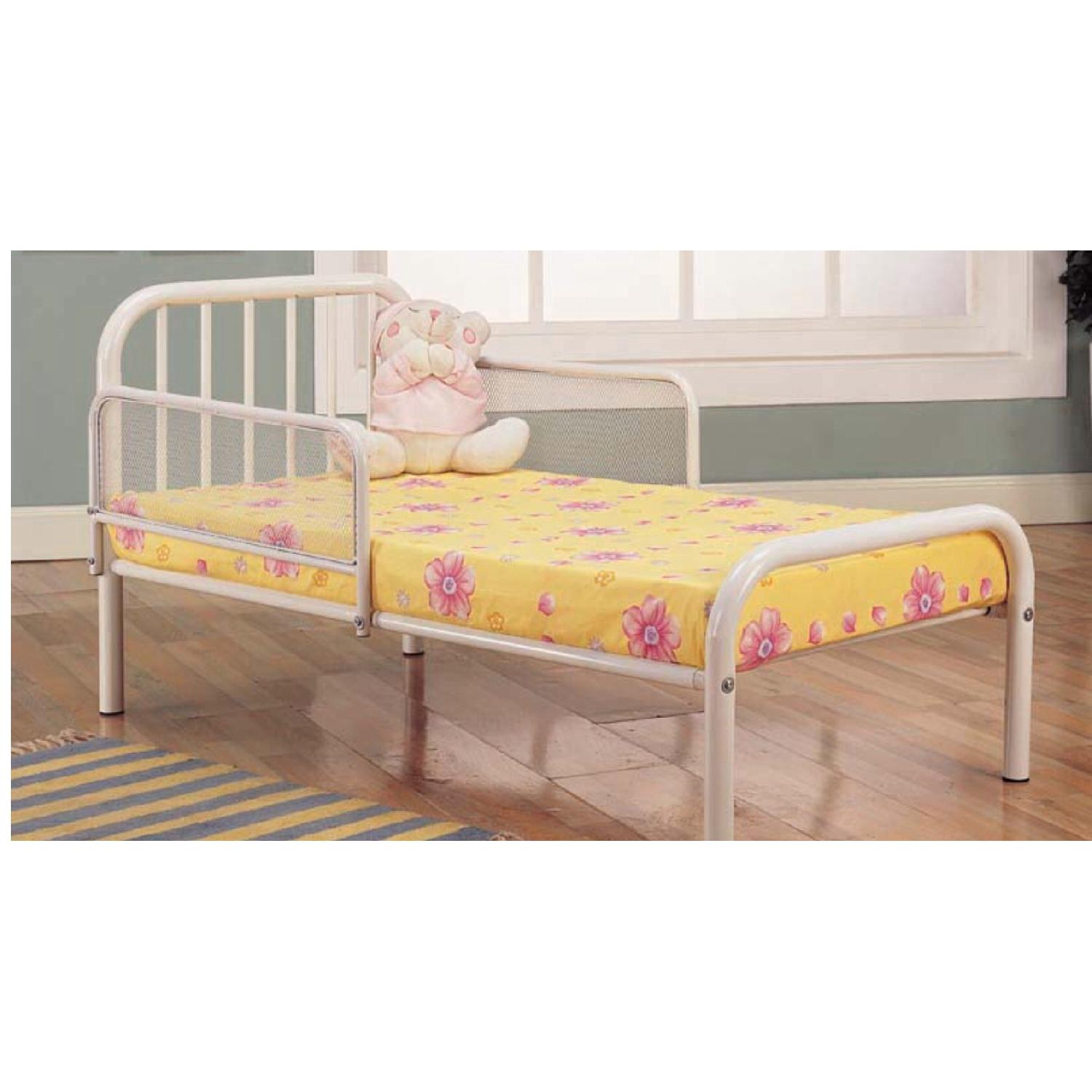 K&B Furniture Baby's Crib - image-5