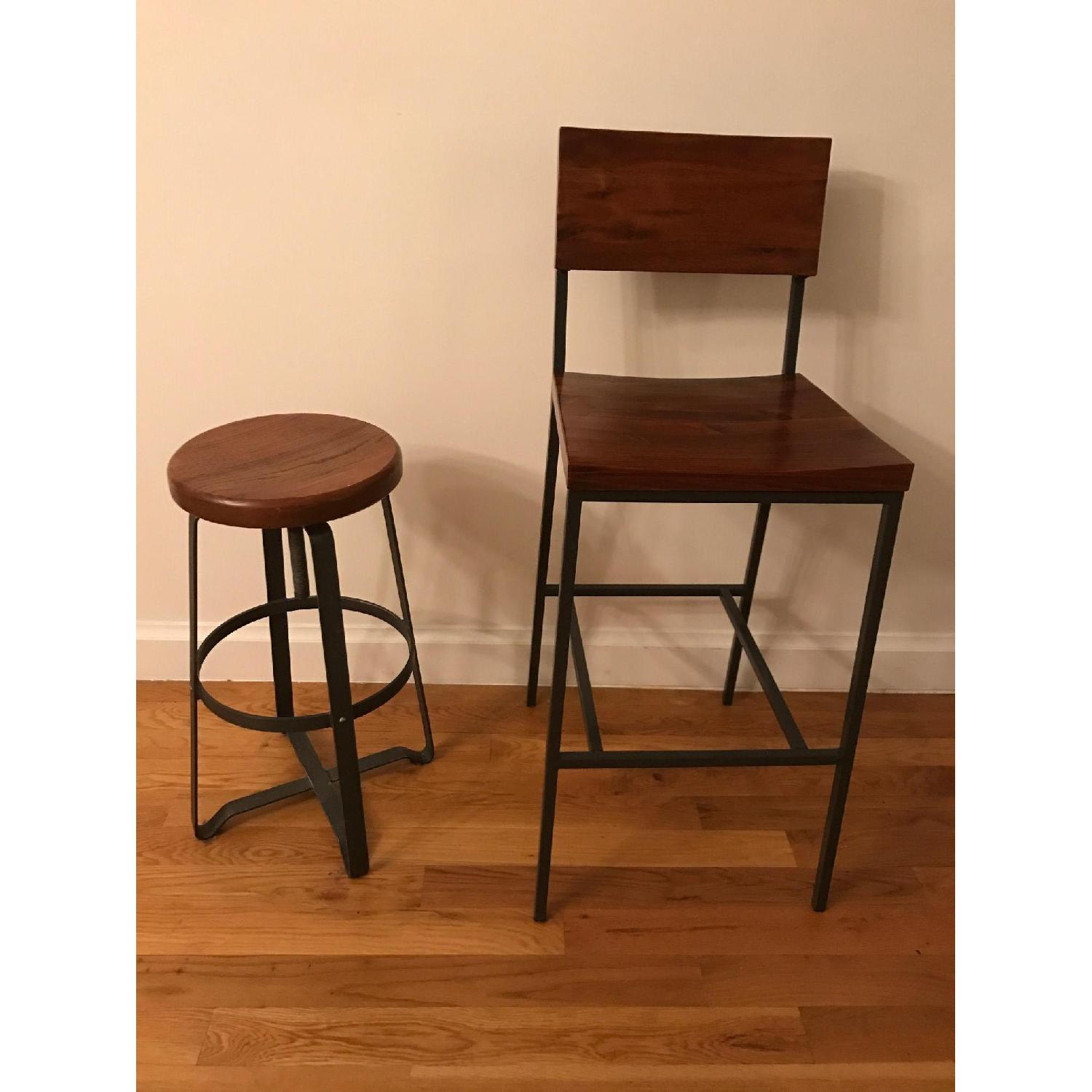West Elm Rustic Kitchen Island w/ 4 Stools AptDeco
