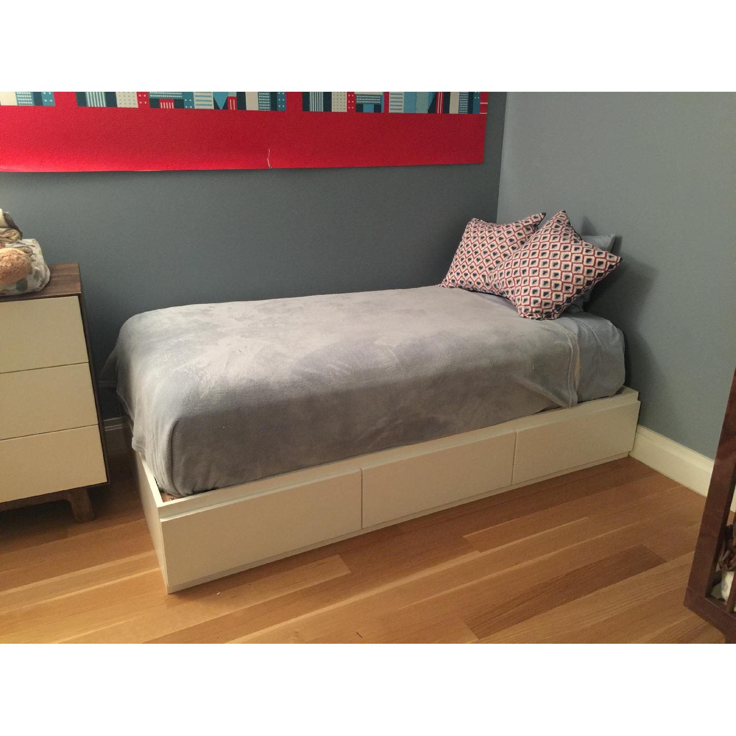 Urbangreen Furniture Urban Basics Twin Platform Bed Frame - image-7