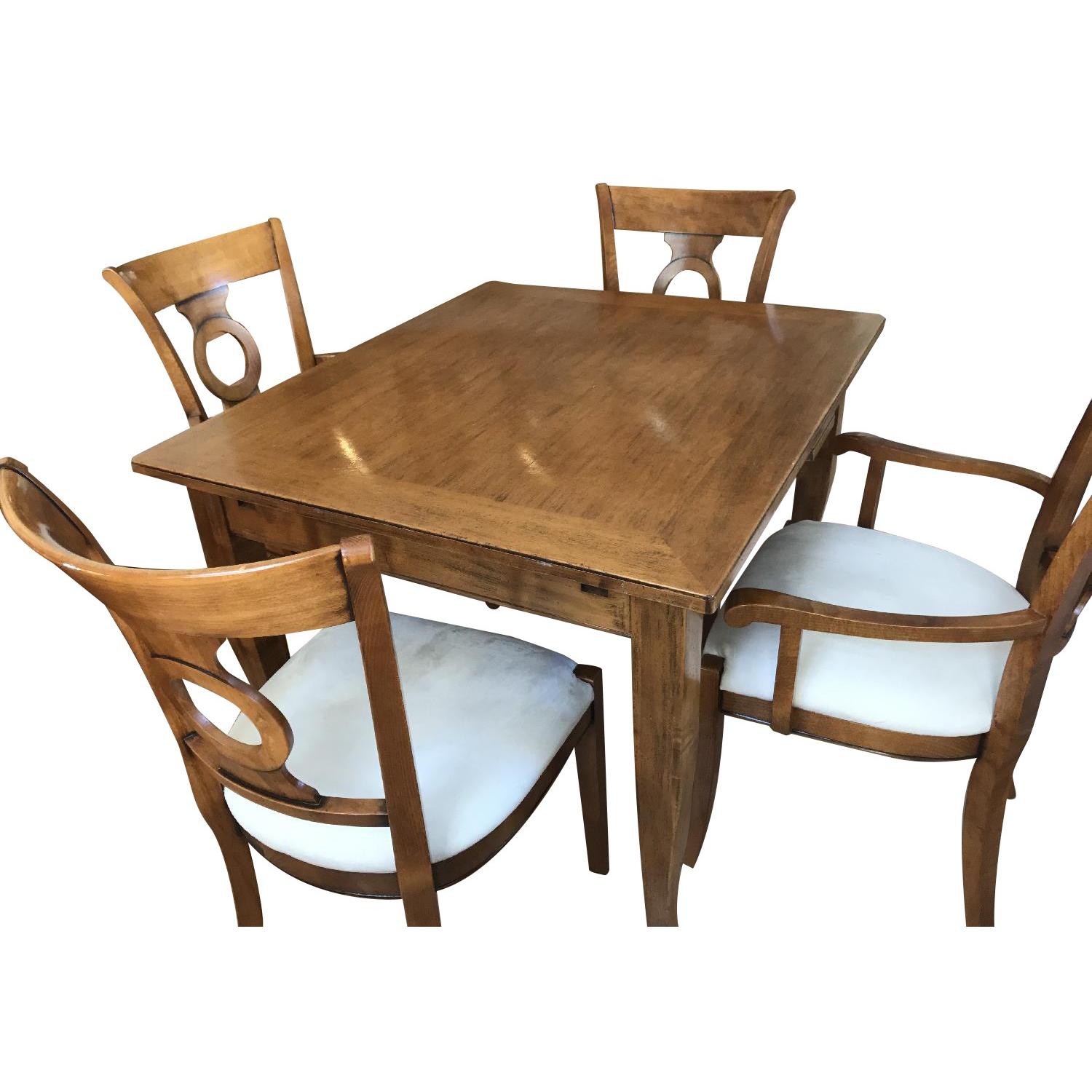 Bloomingdales Maple Table w/ 4 Grange Chairs & 2 Leaves - image-0