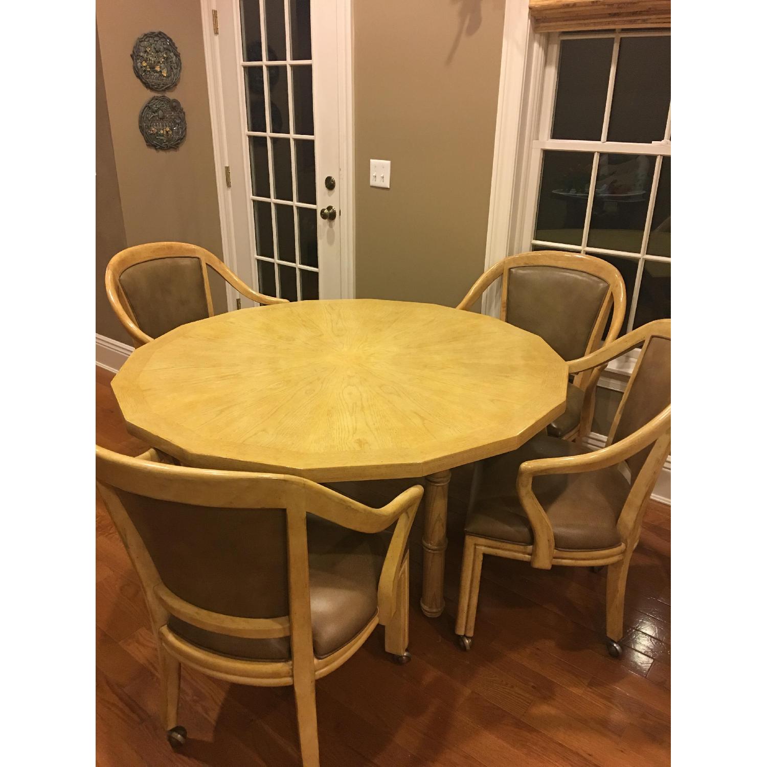 Dining Table w/ 4 Dining Chairs - AptDeco