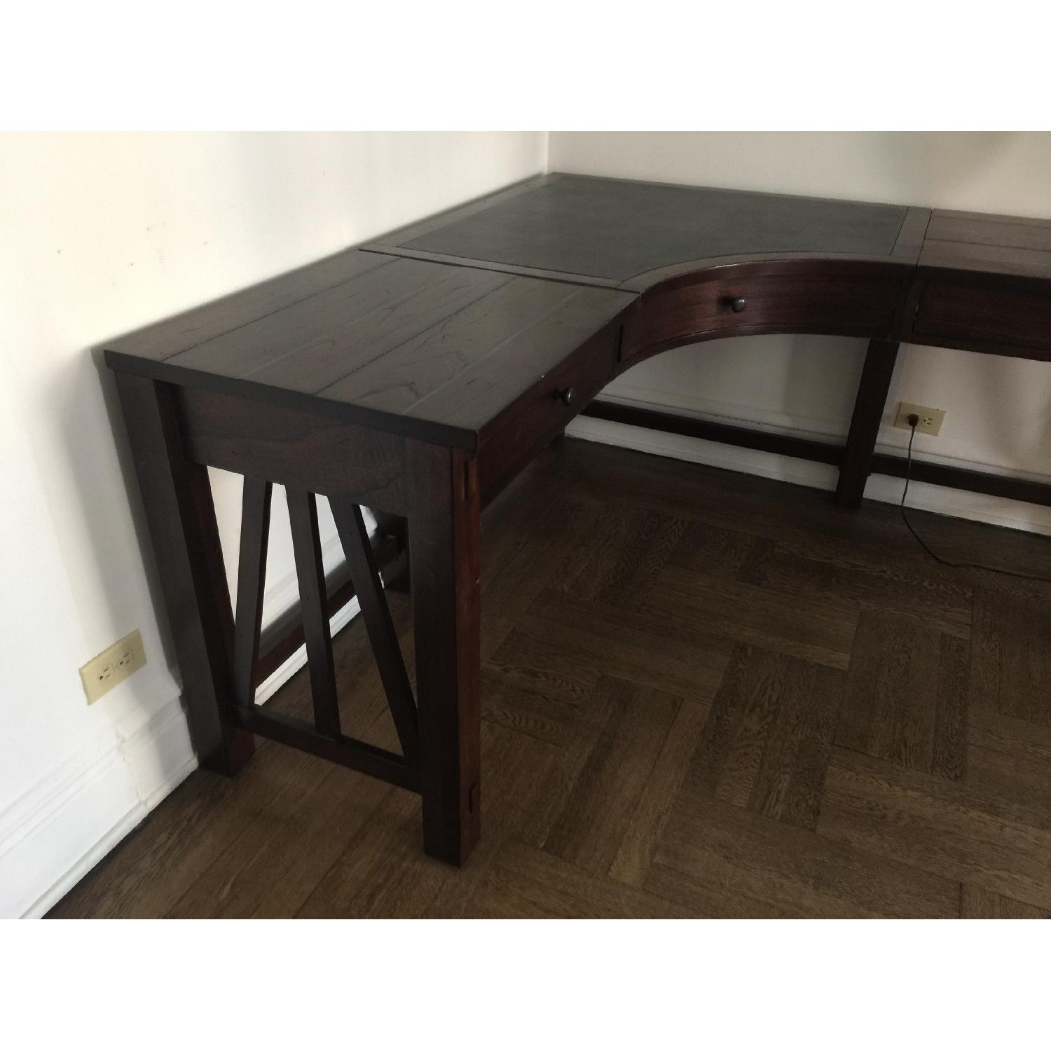 Raymour & Flanigan Castlewood Corner Desk AptDeco