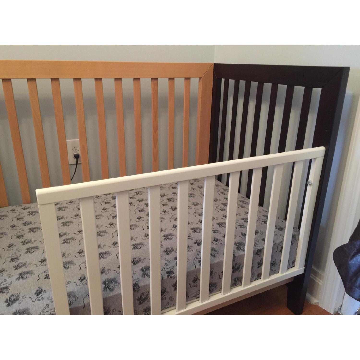 Sorelle City Lights Commuter Crib/Toddler Bed - AptDeco