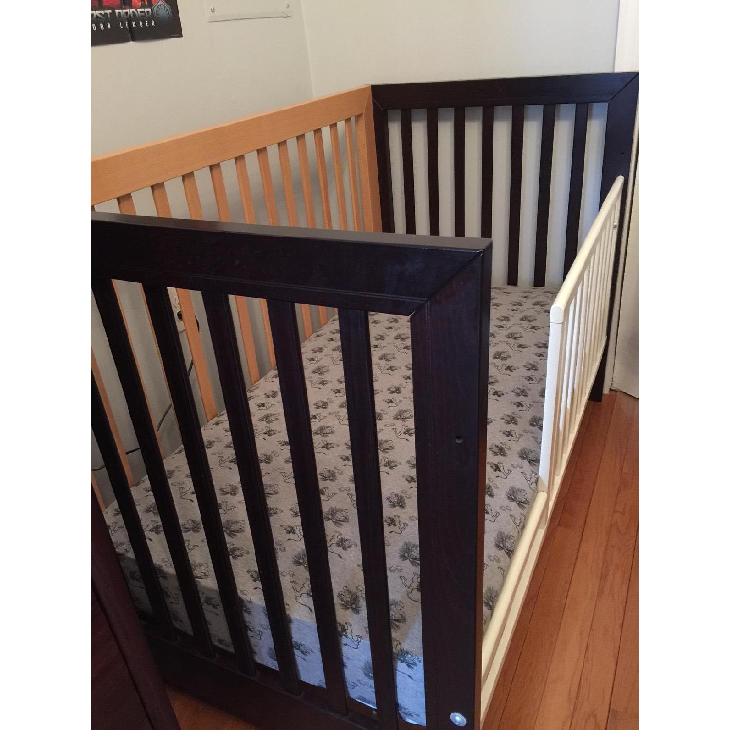 Sorelle City Lights Commuter Crib/Toddler Bed - AptDeco