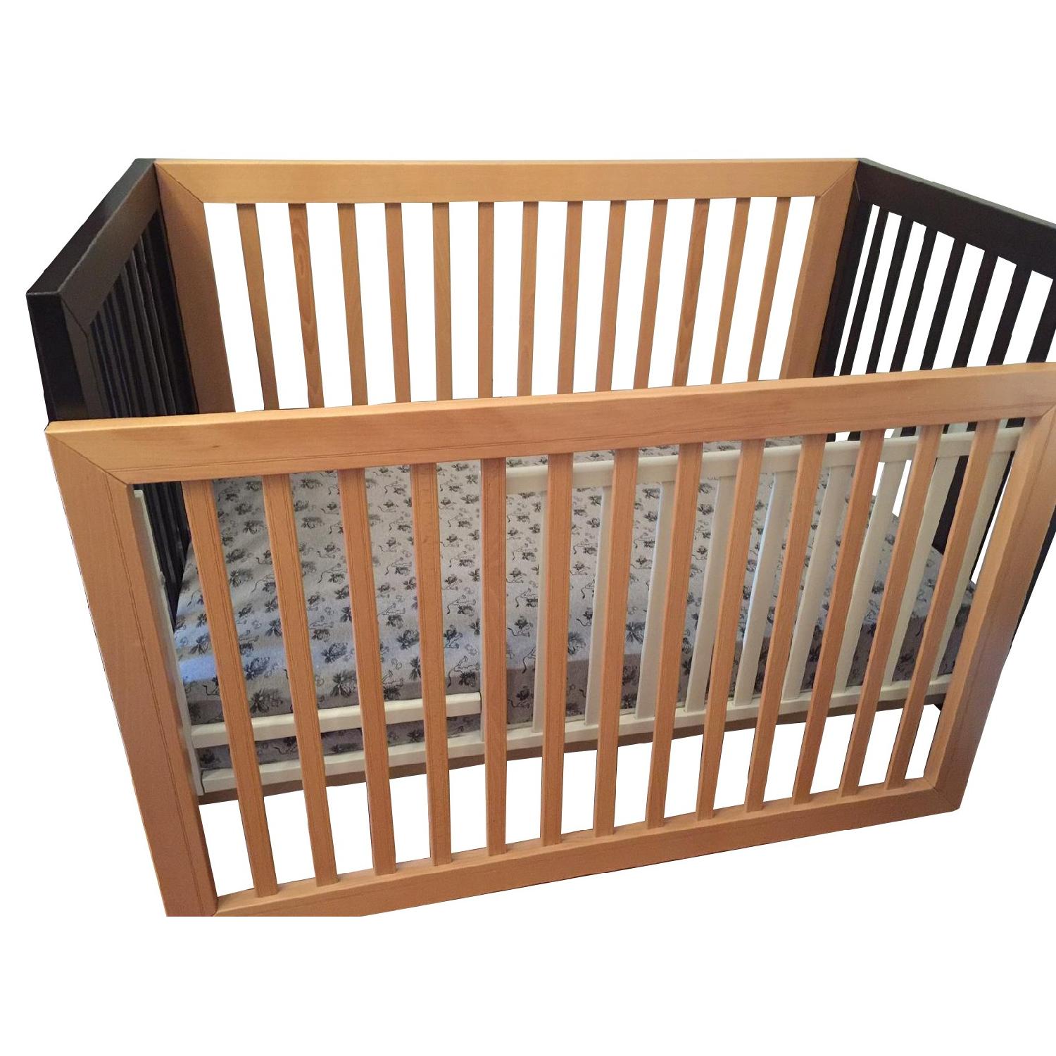 Sorelle City Lights Commuter Crib/Toddler Bed - AptDeco