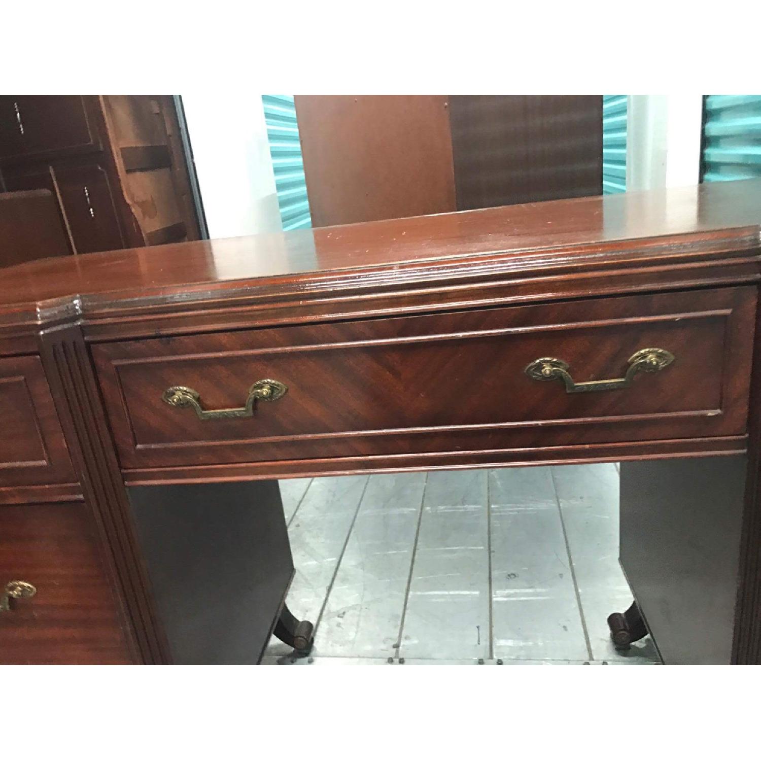 Rway Furniture Antique 1930s Mahogany Vanity Dresser w/ Hanging Mirror - image-8