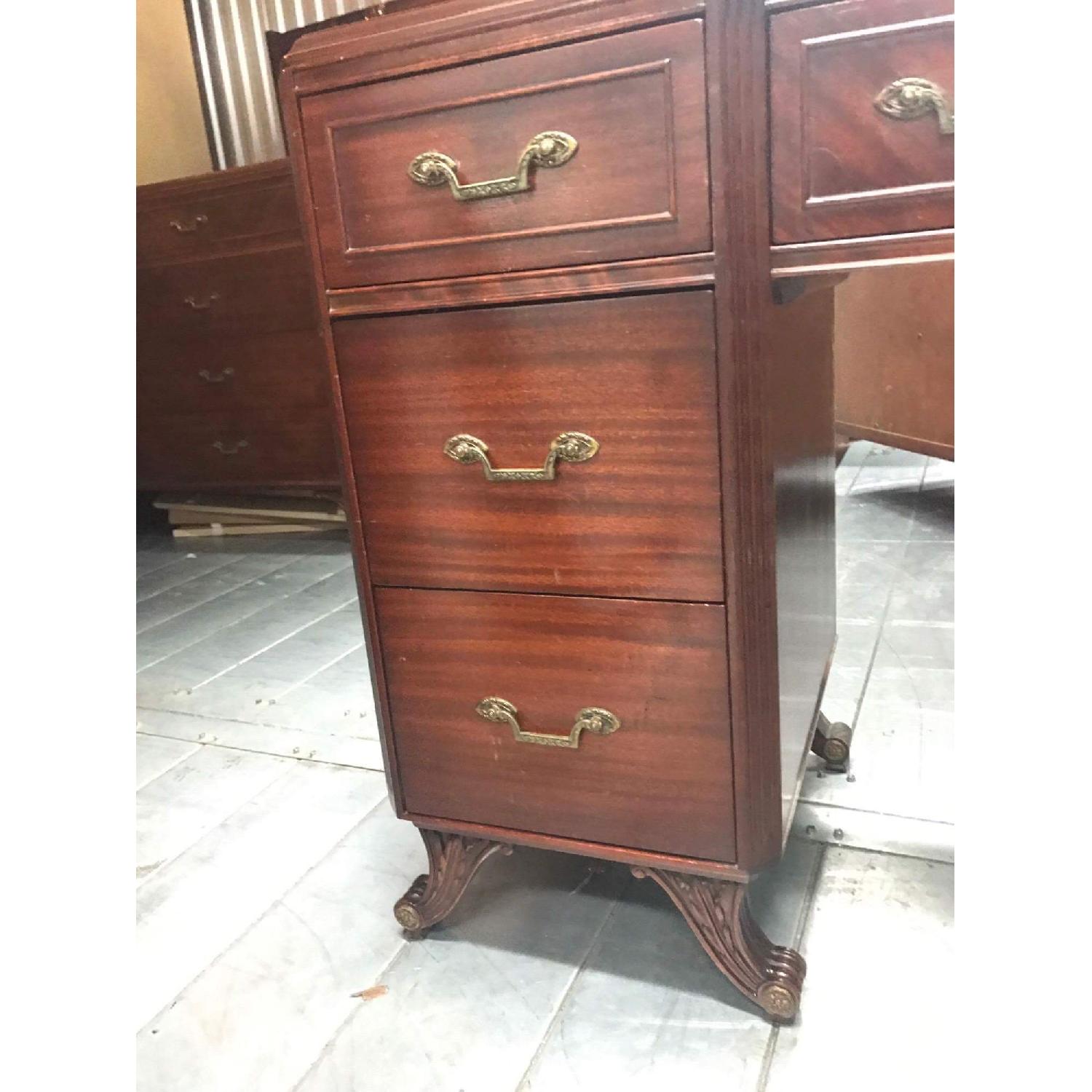 Rway Furniture Antique 1930s Mahogany Vanity Dresser w/ Hanging Mirror - image-9