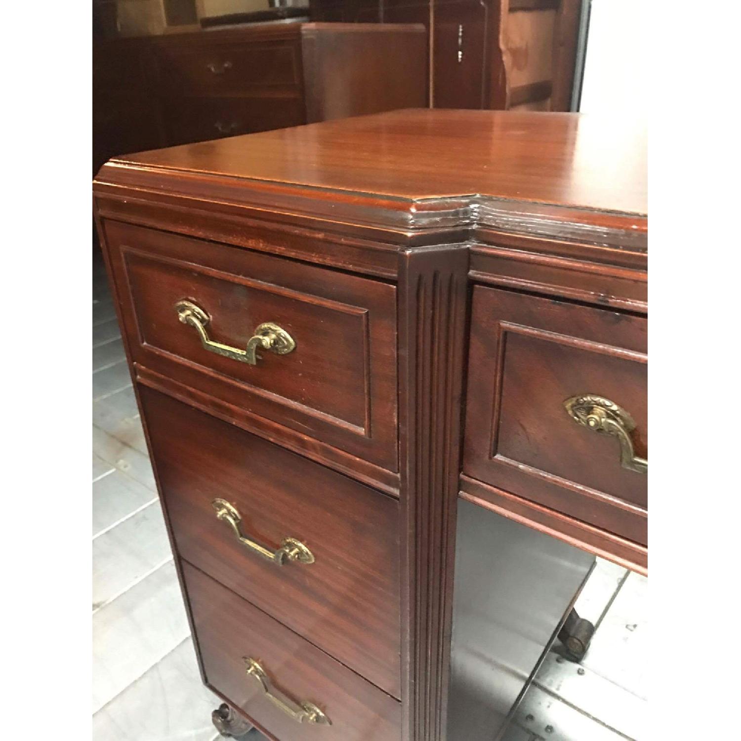 Rway Furniture Antique 1930s Mahogany Vanity Dresser w/ Hanging Mirror - image-11