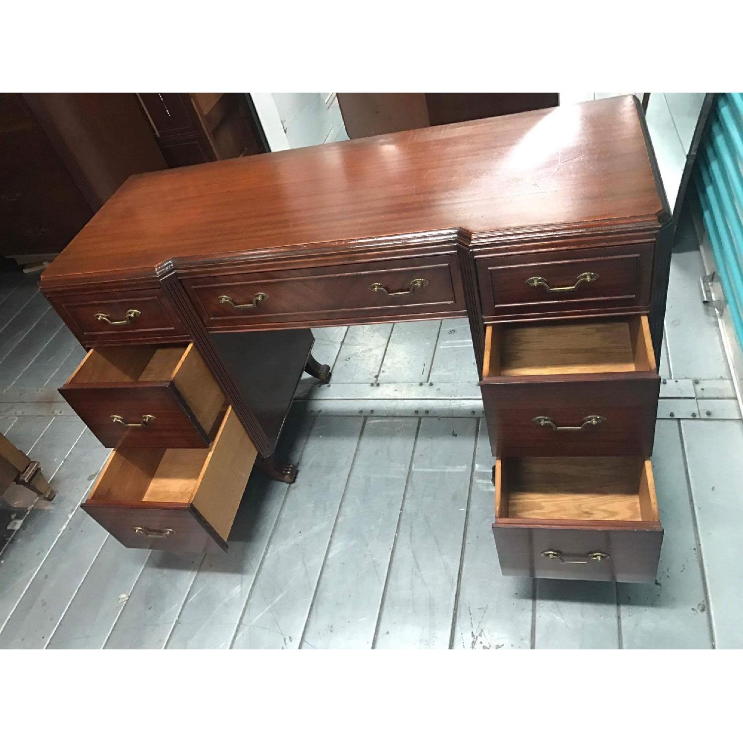 Rway Furniture Antique 1930s Mahogany Vanity Dresser w/ Hanging Mirror - image-30