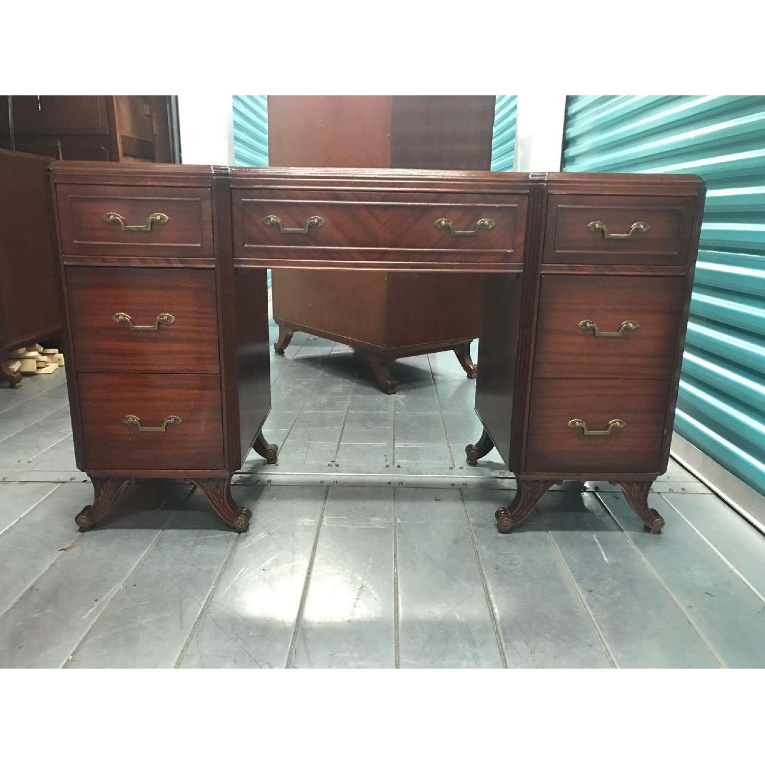 Rway Furniture Antique 1930s Mahogany Vanity Dresser w/ Hanging Mirror - image-40