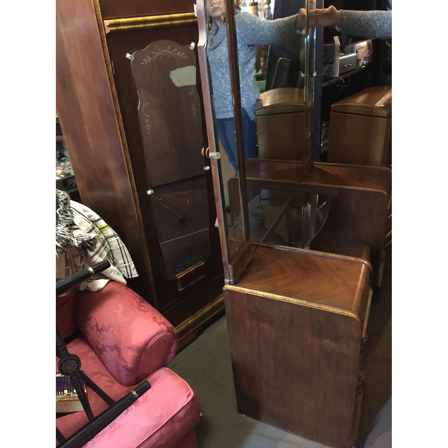 Antique 1930s Art Deco Waterfall Vanity Dresser w/ Original Handles & Beverly Etched Mirror - image-16